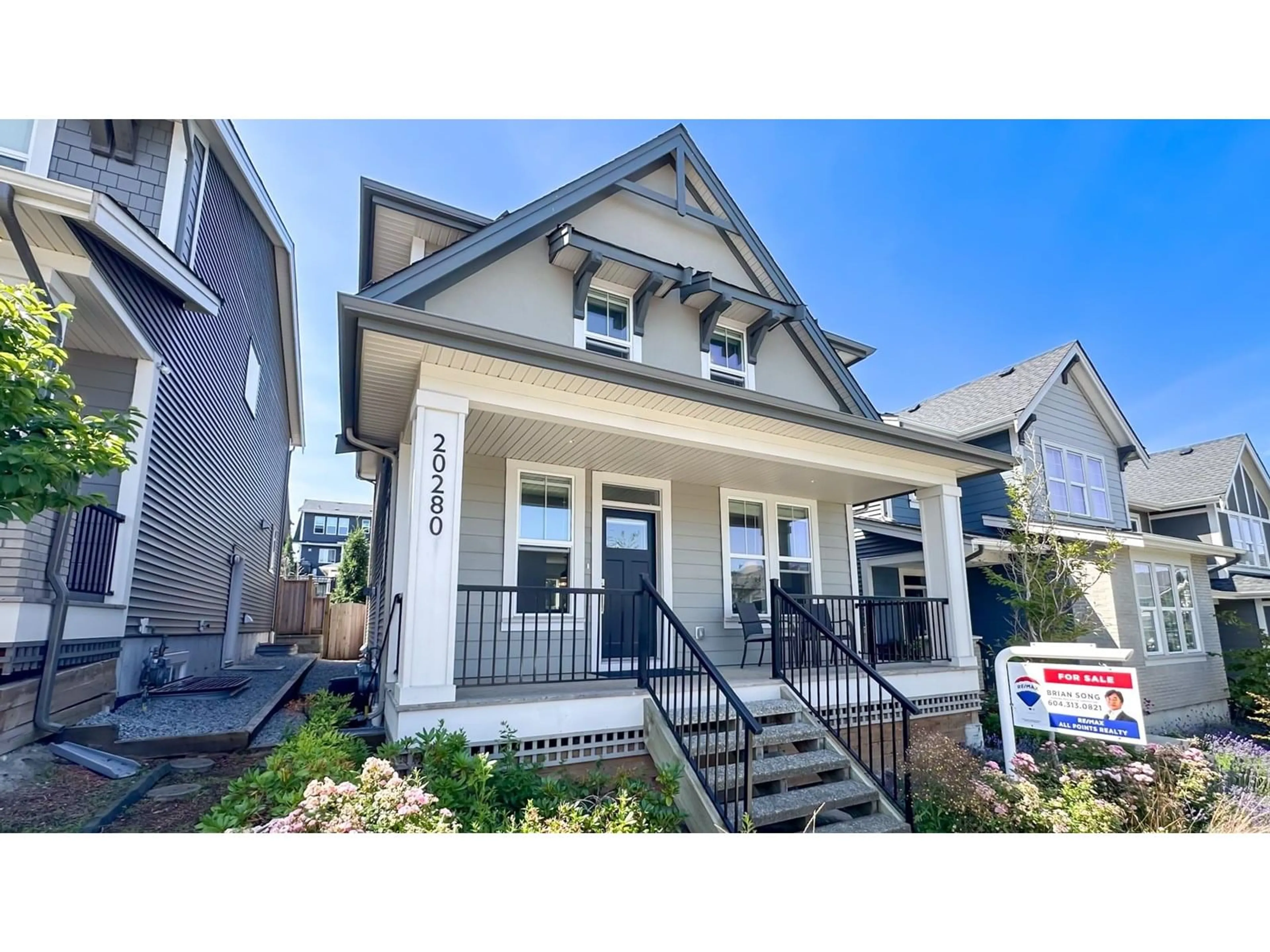 Home with vinyl exterior material, street for 20280 82A, Langley British Columbia V2Y0Z1