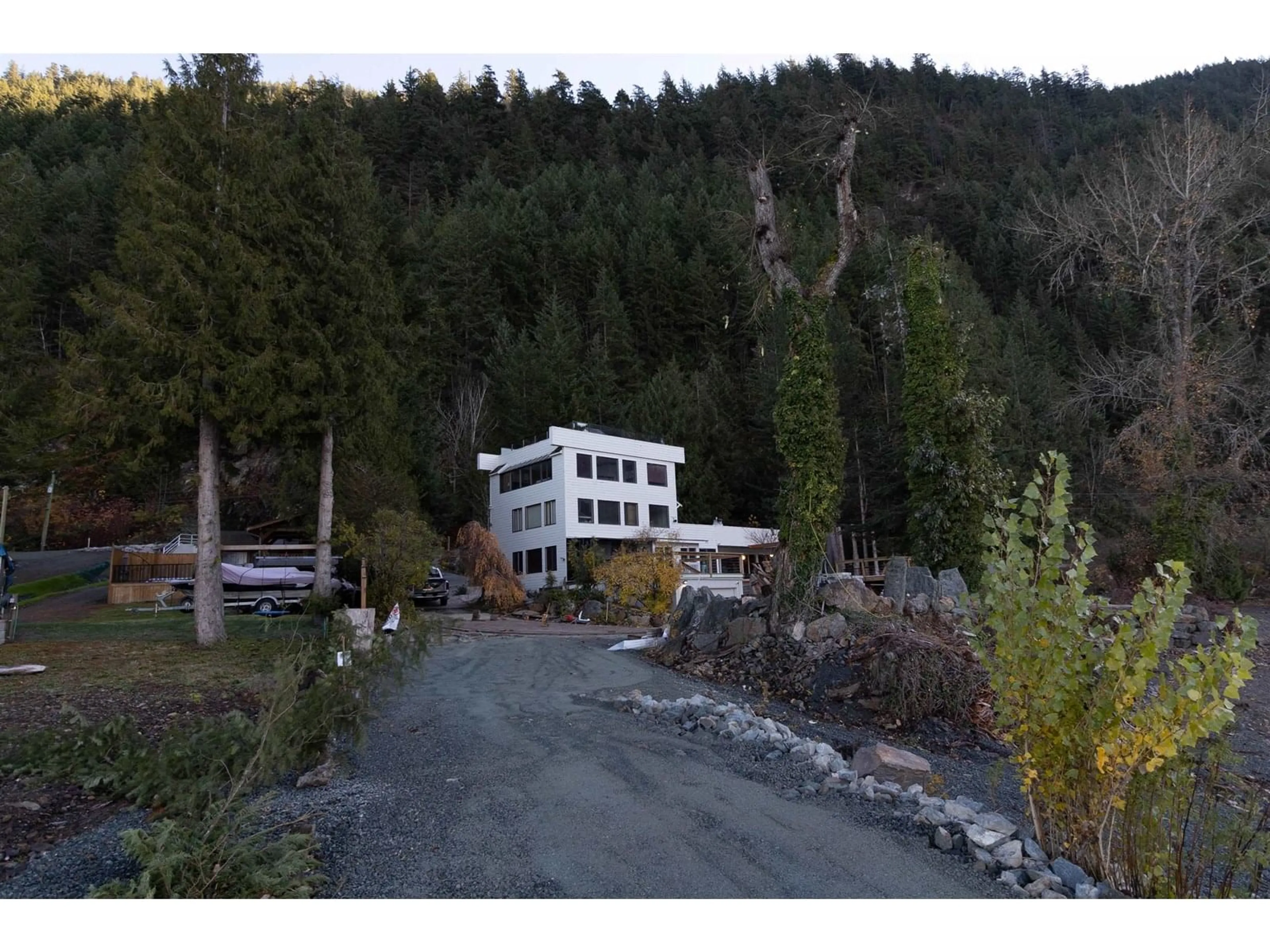A pic from outside/outdoor area/front of a property/back of a property/a pic from drone, mountain view for 6507 ROCKWELL DRIVE, Harrison Hot Springs British Columbia V0M1A0