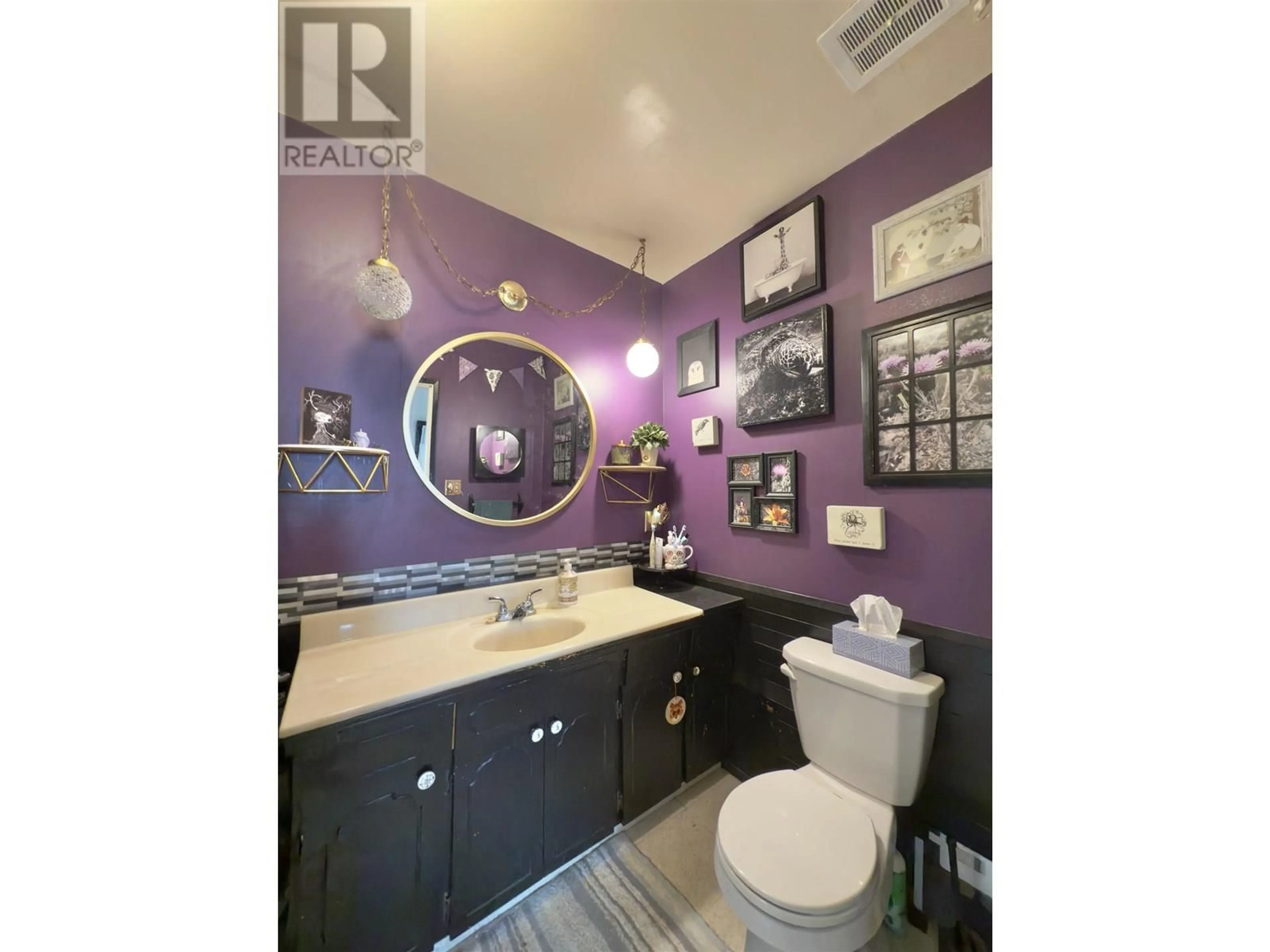 Contemporary bathroom, ceramic/tile floor for 2112 KINGLET ROAD, Williams Lake British Columbia V2G5G3