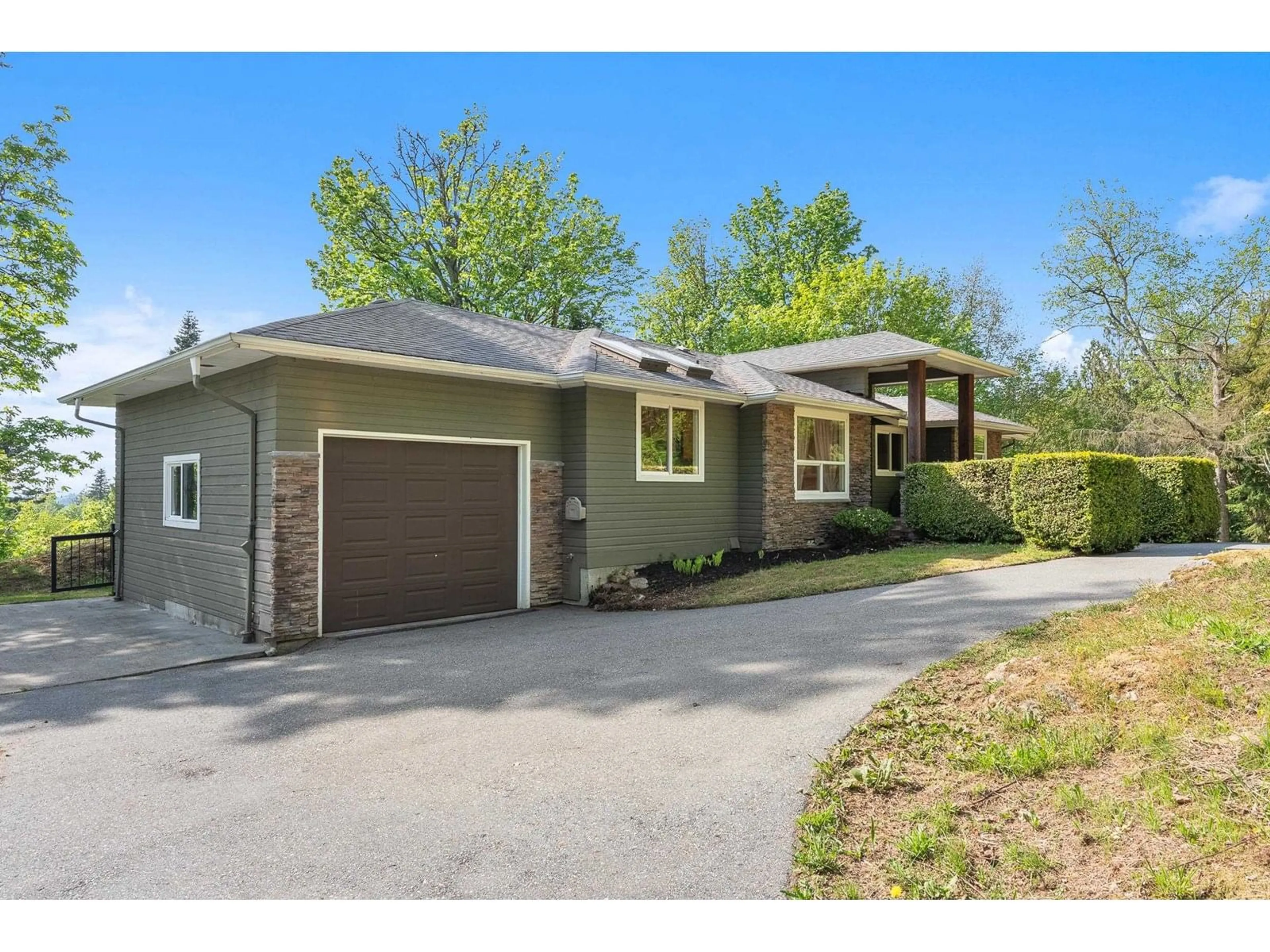 Home with brick exterior material, street for 4694 UDY, Abbotsford British Columbia V3L3A3