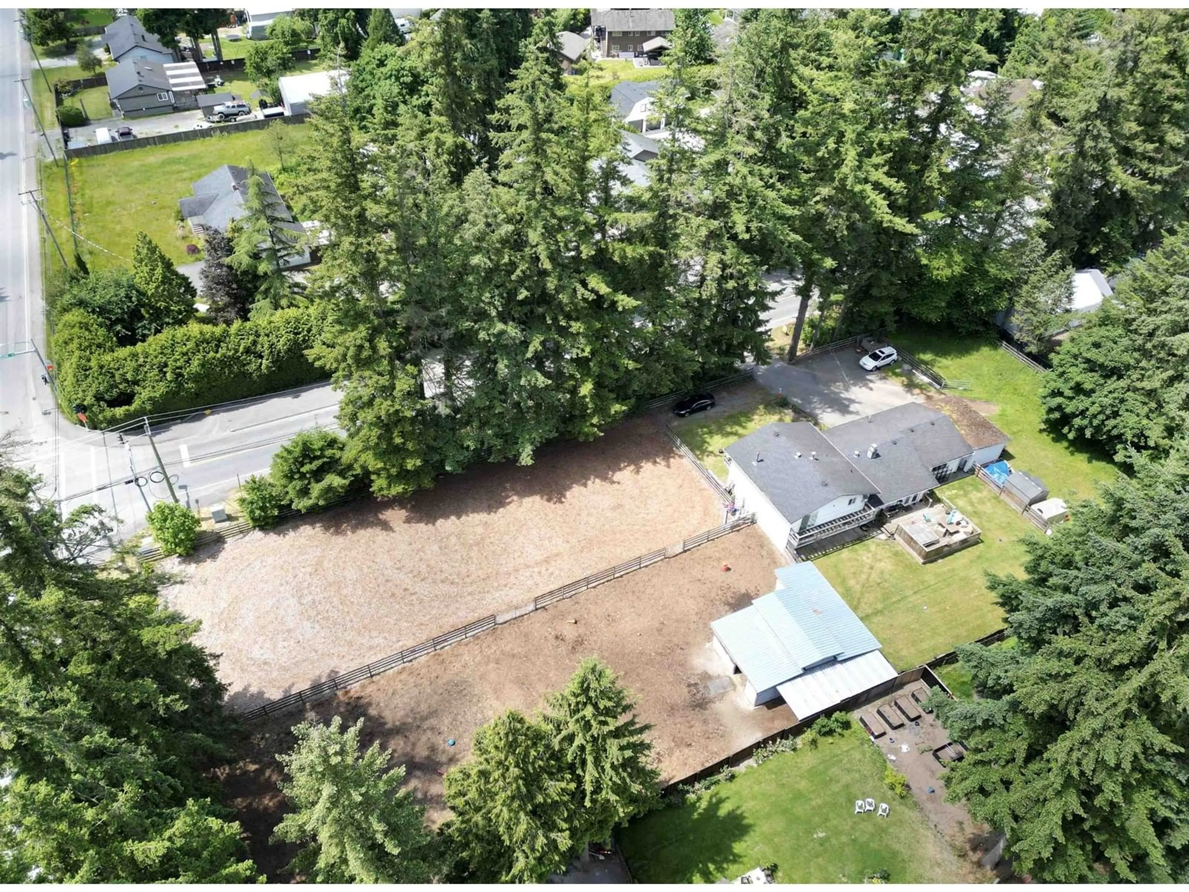 A pic from outside/outdoor area/front of a property/back of a property/a pic from drone, unknown for 5638 248, Langley British Columbia V4W1B7