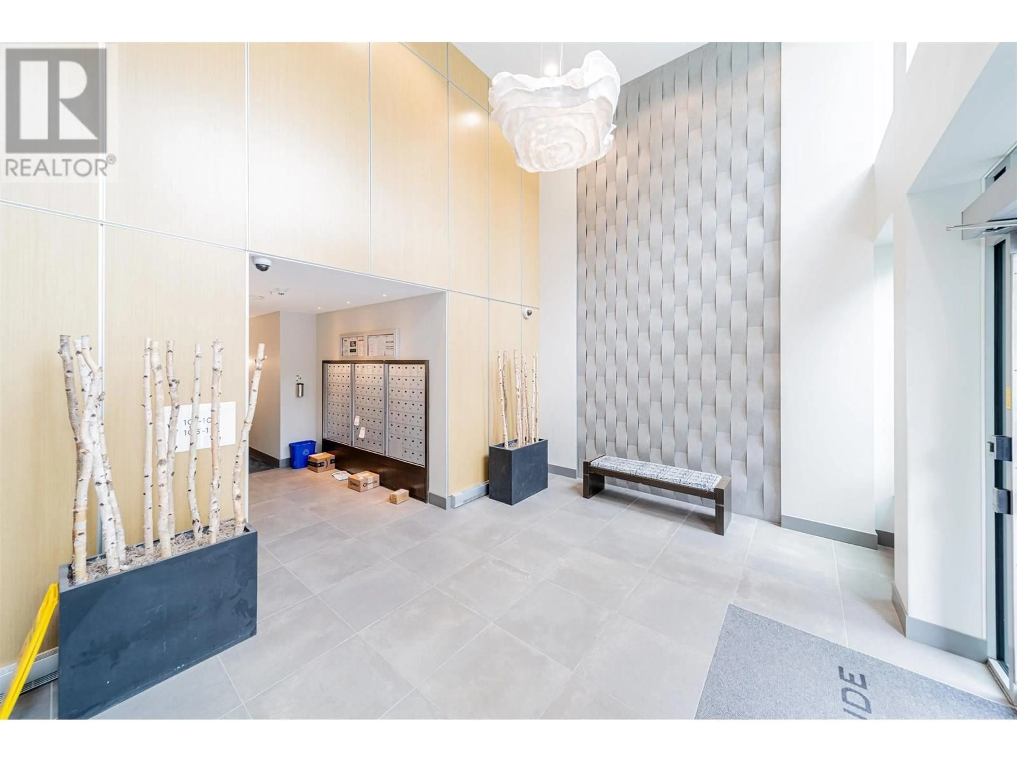 Indoor foyer for 201 - 9060 UNIVERSITY CRESCENT, Burnaby British Columbia V5A0E1