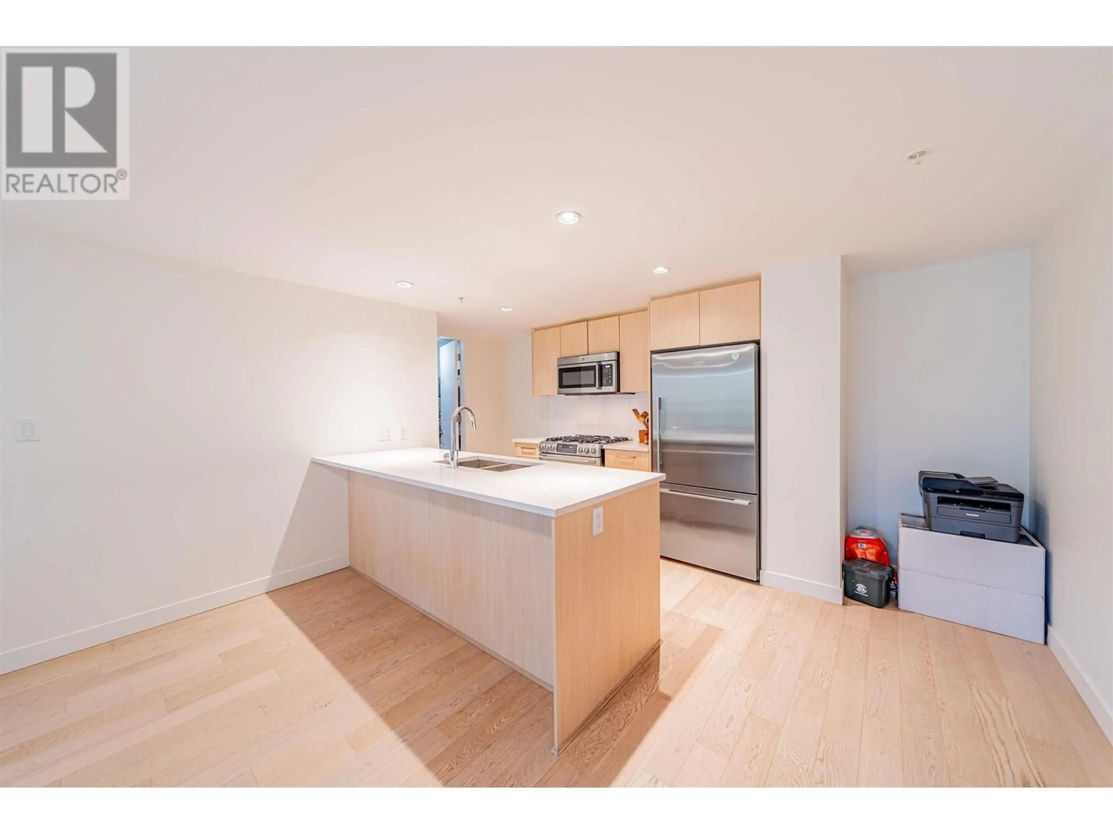 Unknown for 201 - 9060 UNIVERSITY CRESCENT, Burnaby British Columbia V5A0E1