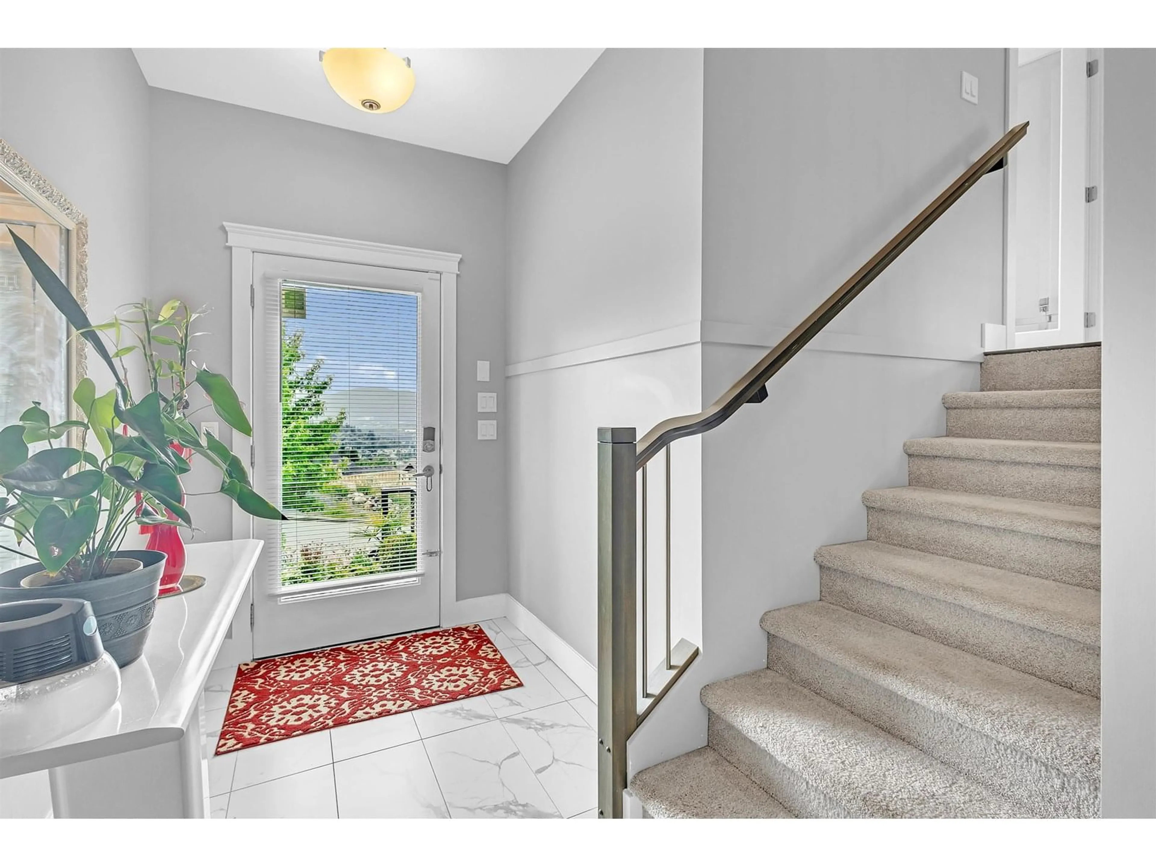 Indoor entryway for 5510 MACLACHLAN PLACE, Chilliwack British Columbia V2R0P3