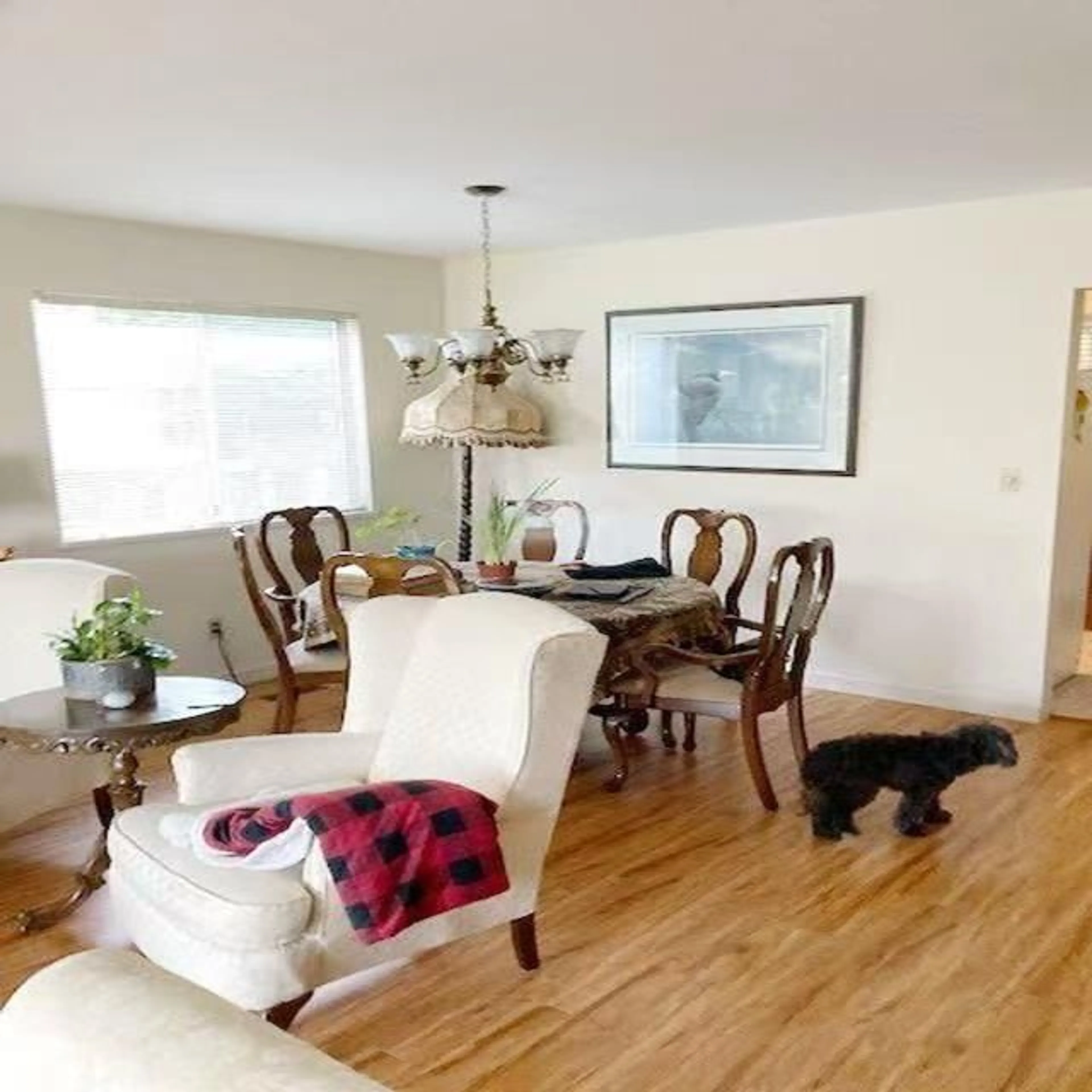 Dining room, wood/laminate floor for 2085 153, Surrey British Columbia V4A8M8