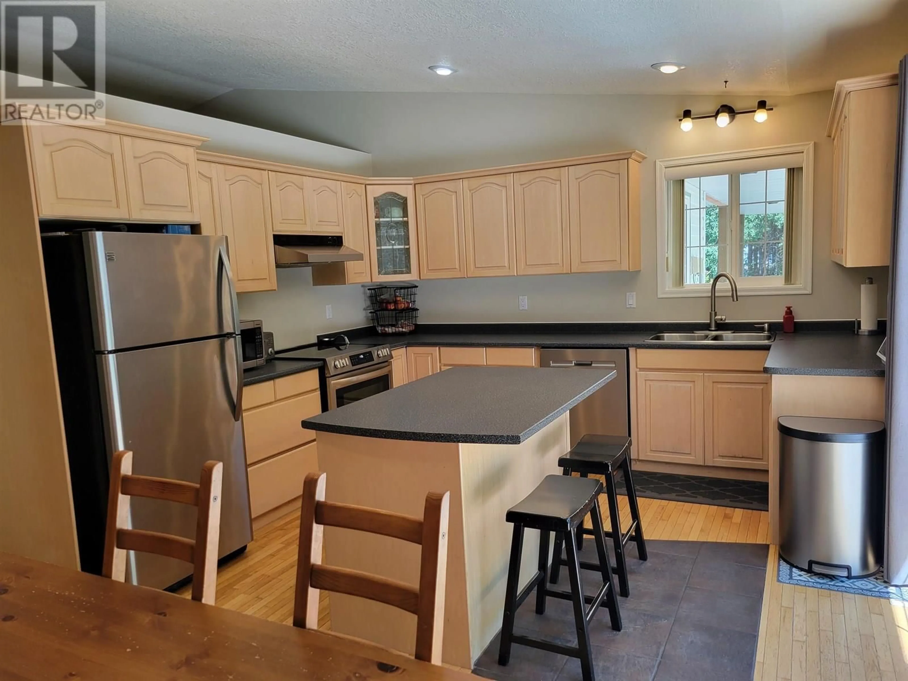 Open concept kitchen, unknown for 981 MCDONALD ROAD, Vanderhoof British Columbia V0J3A1