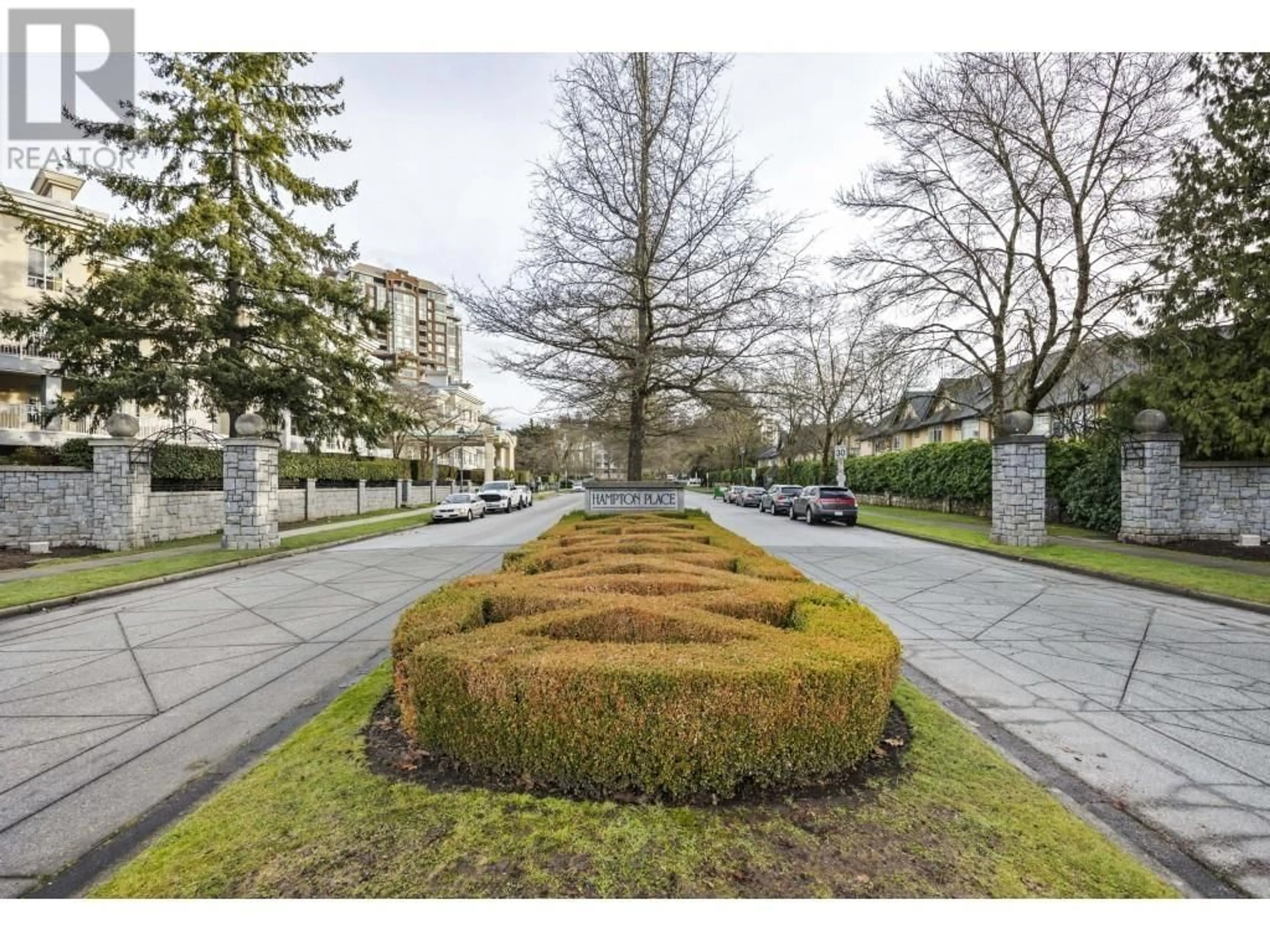 Patio, street for 427 - 5835 HAMPTON PLACE, Vancouver British Columbia V6T2G2