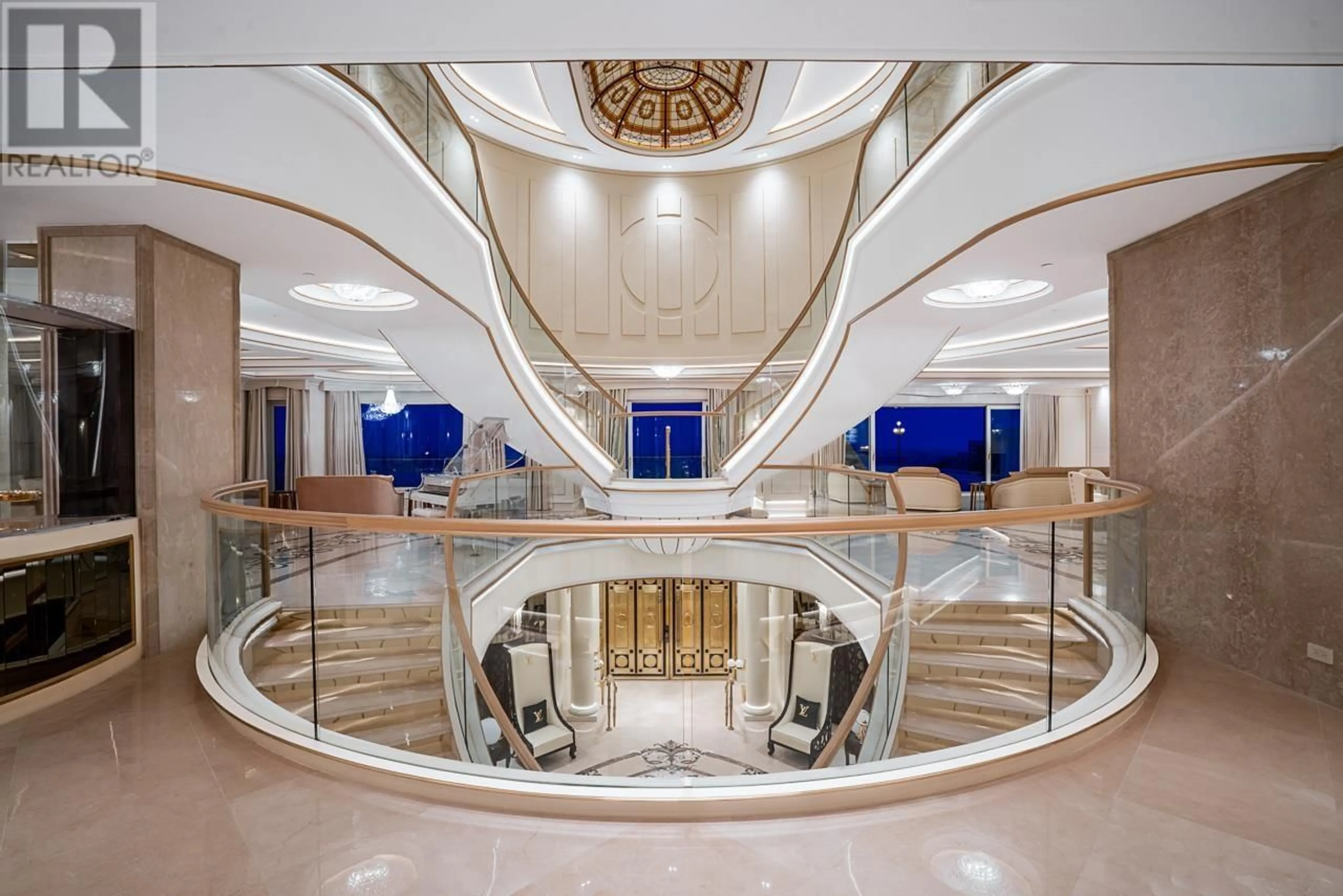 Lobby for 1121 CRESTLINE ROAD, West Vancouver British Columbia V7S2E3