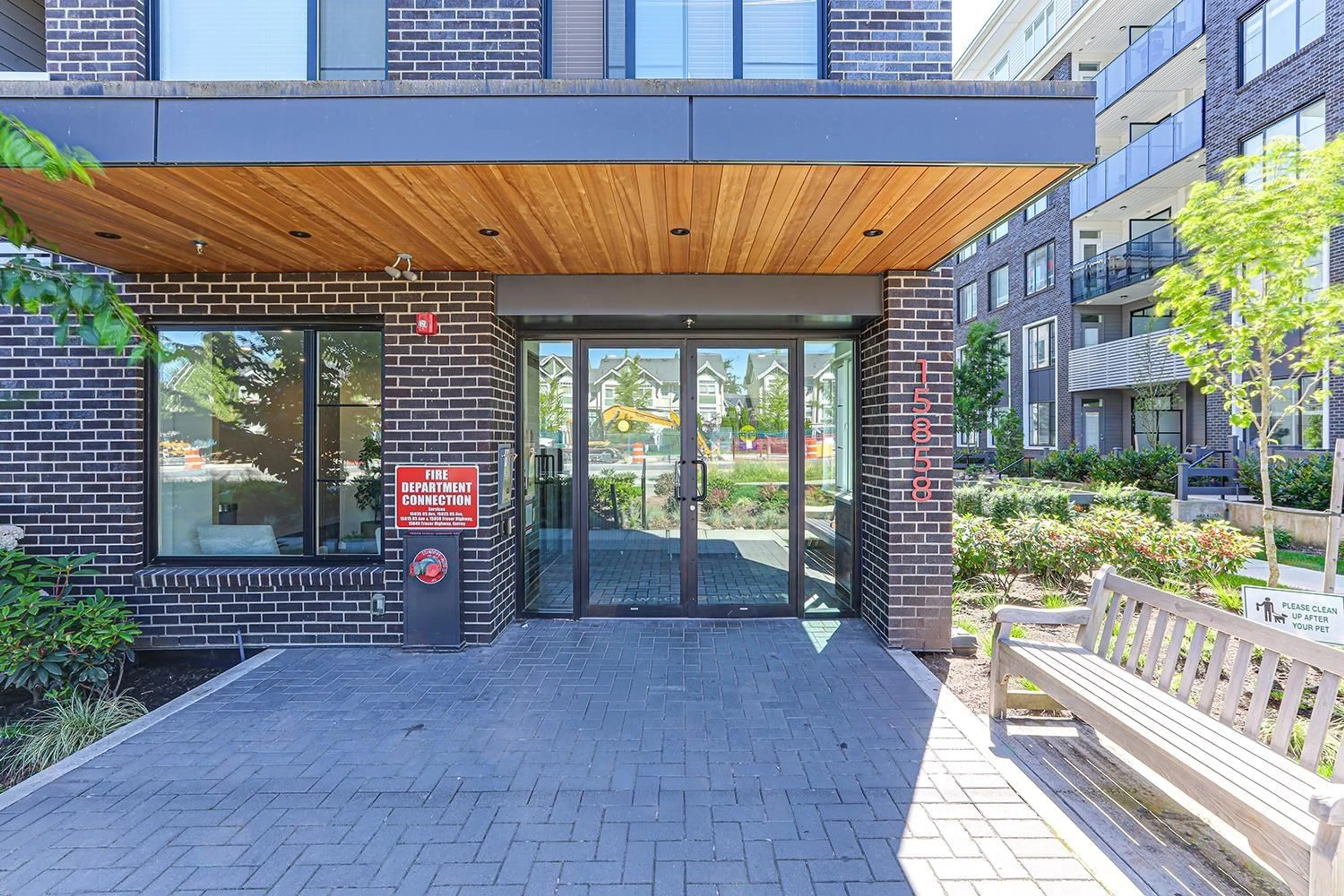 Indoor foyer for 610 - 15858 FRASER, Surrey British Columbia V4N6X4