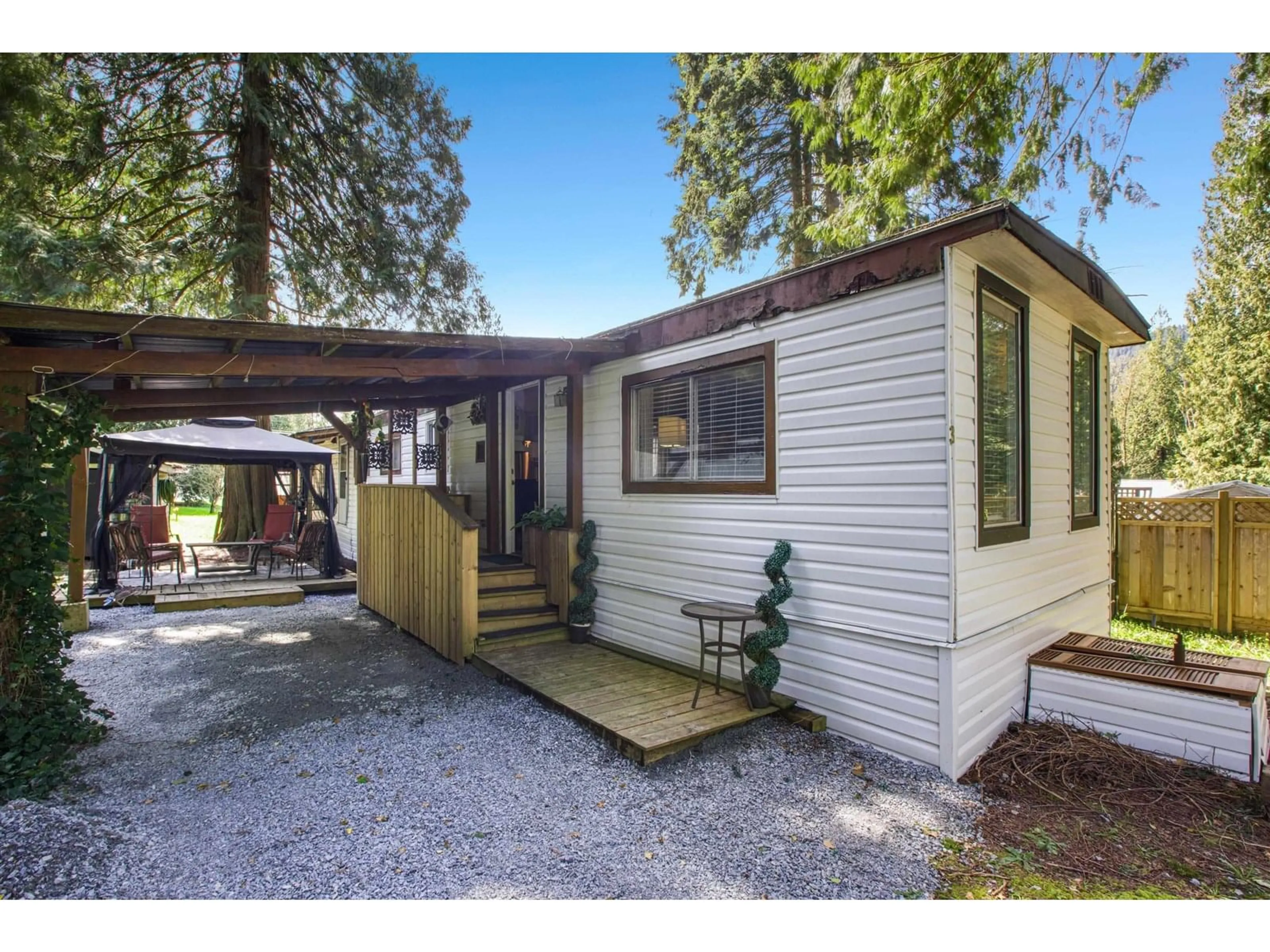 Home with vinyl exterior material, street for 3 - 35584 DURIEU, Mission British Columbia V2V7K9