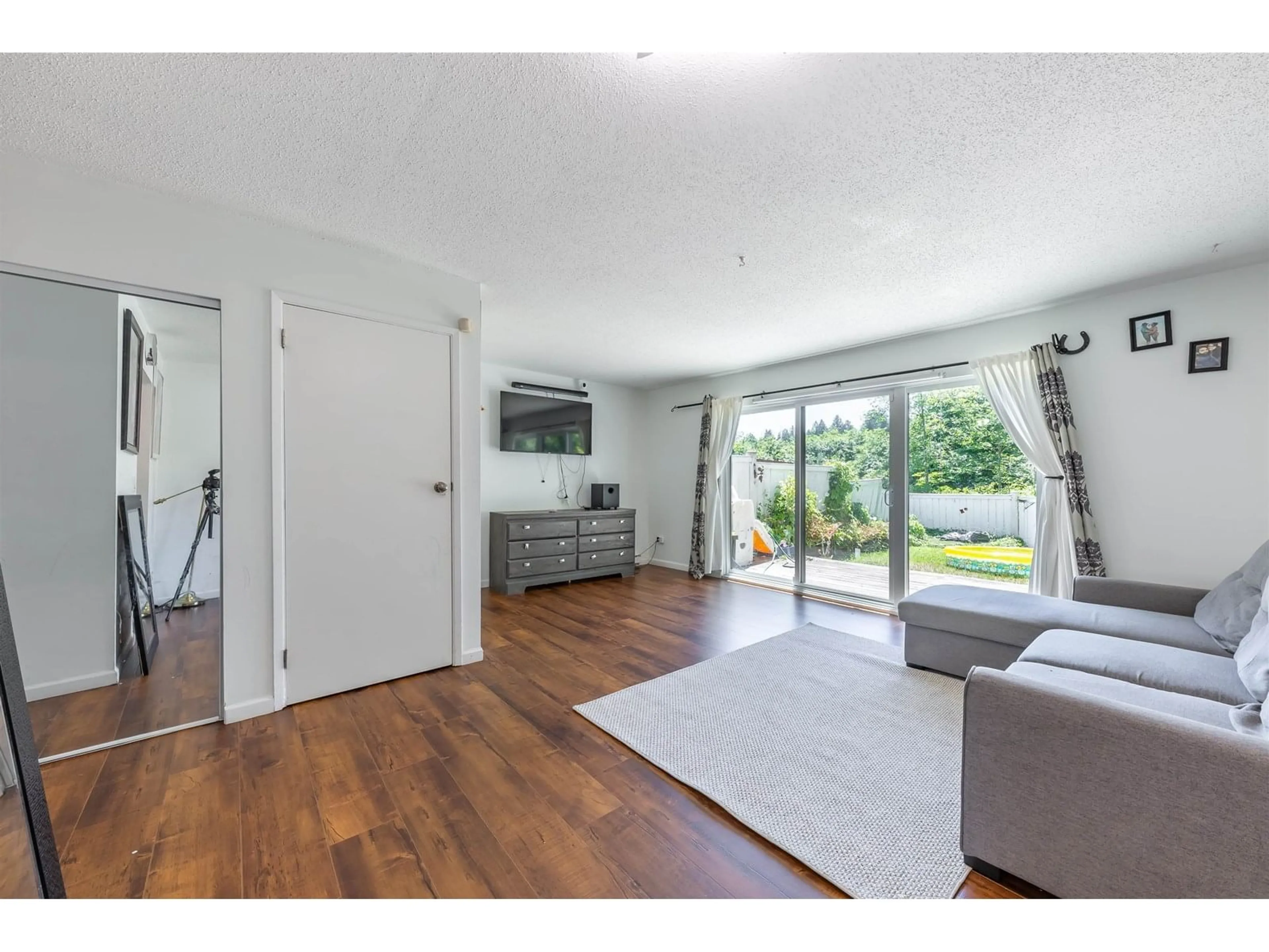Unknown for 5123 203, Langley British Columbia V3A1V6