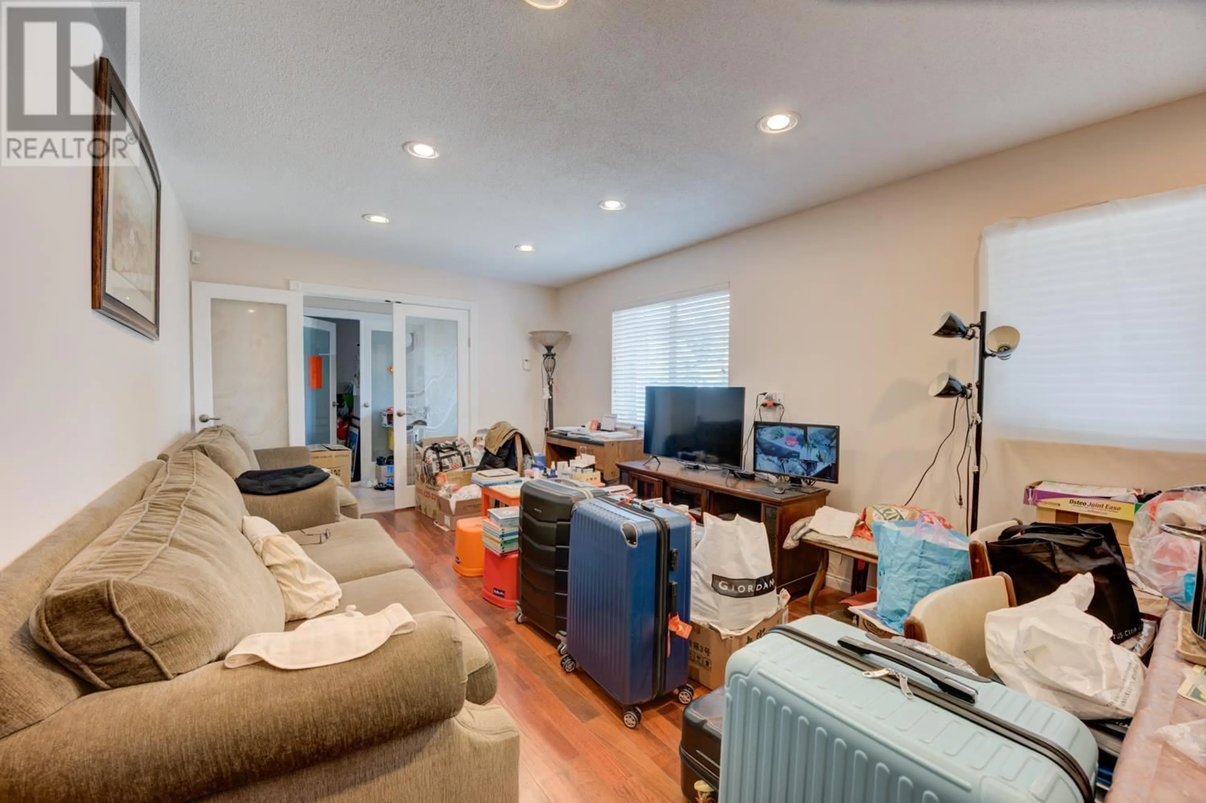 Living room with furniture, unknown for 6540 CAMSELL CRESCENT, Richmond British Columbia V7C2M7