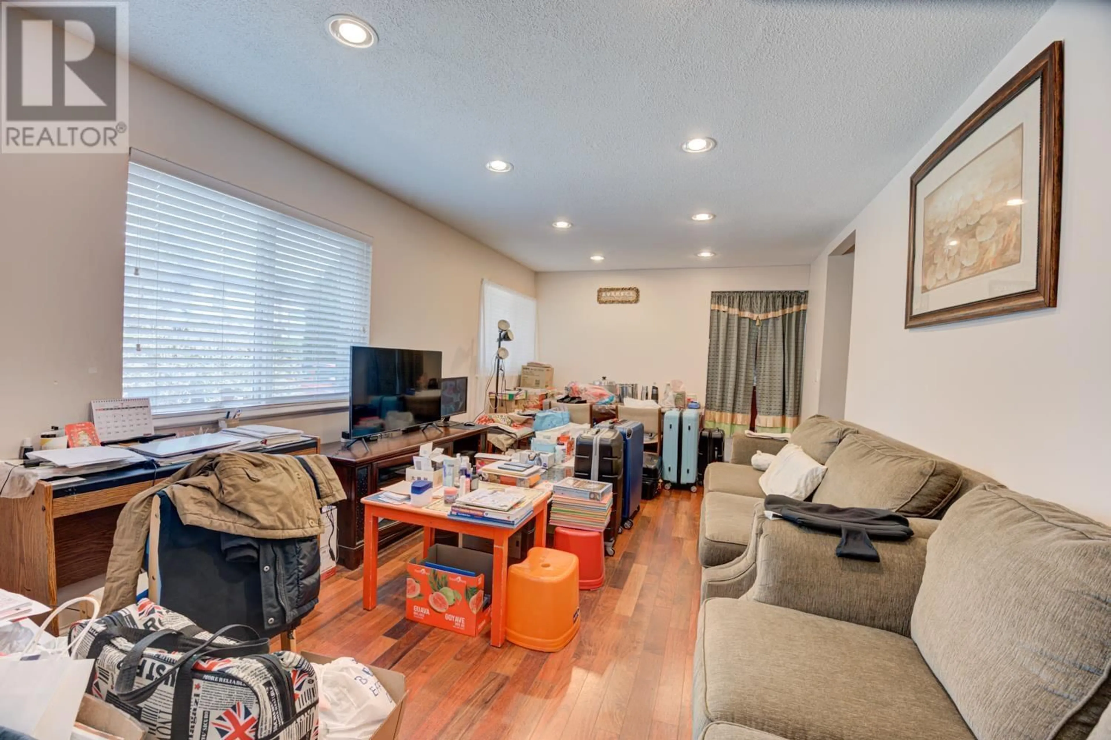 Living room with furniture, unknown for 6540 CAMSELL CRESCENT, Richmond British Columbia V7C2M7