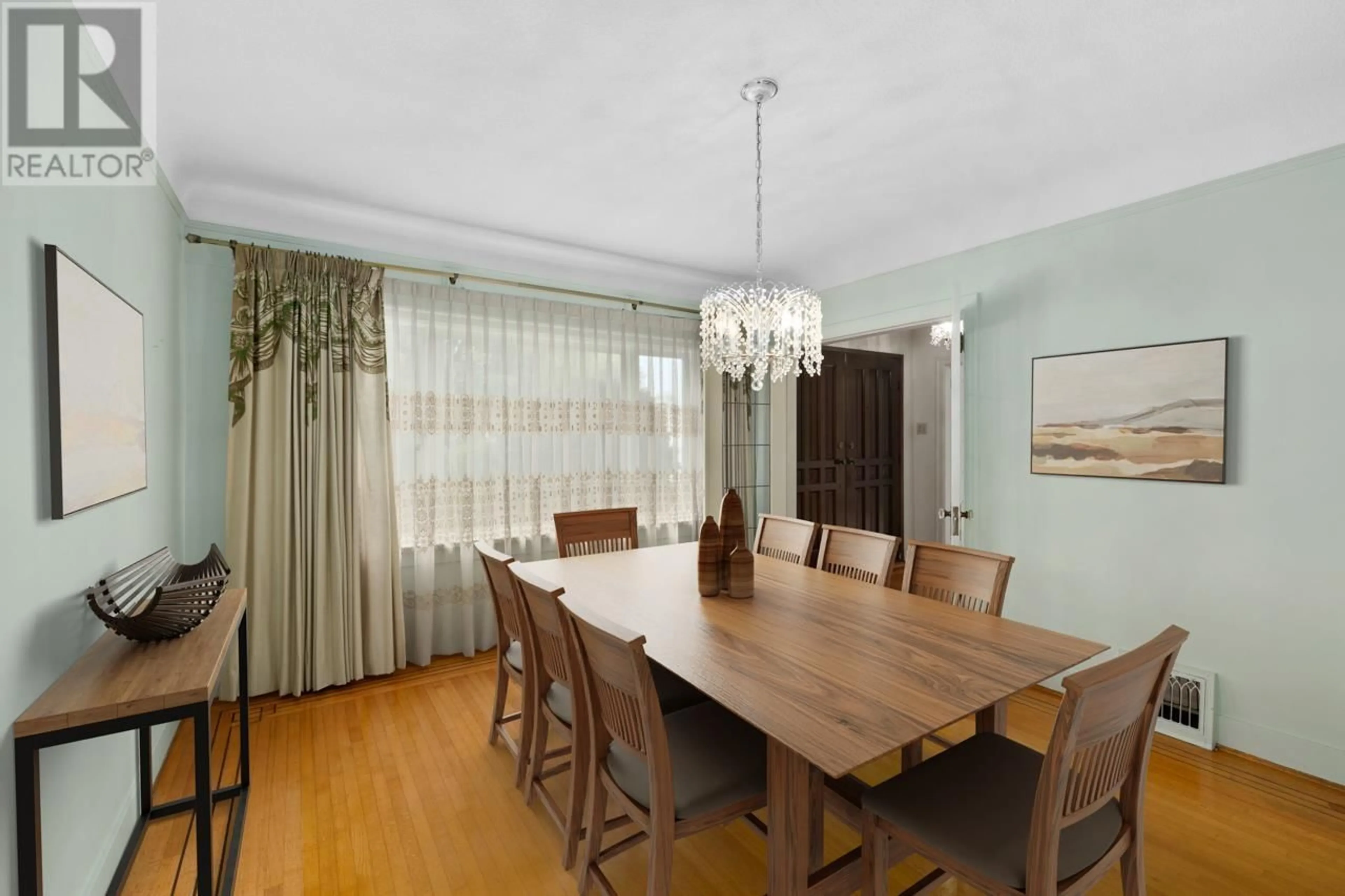 Dining room, wood/laminate floor for 2676 33RD AVENUE, Vancouver British Columbia V6N2E6