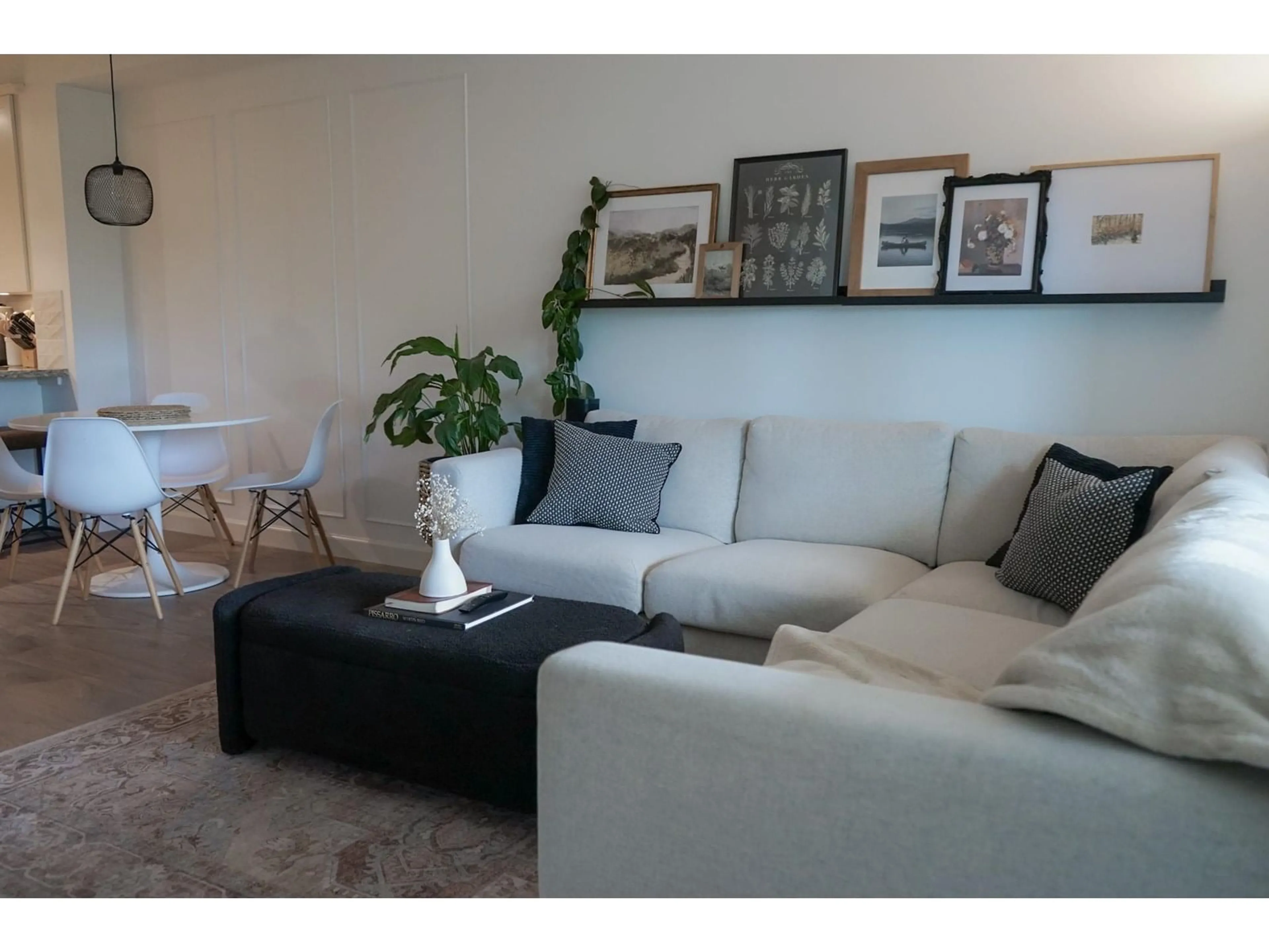 Living room with furniture, unknown for 402 - 8558 202B, Langley British Columbia V2Y3L4
