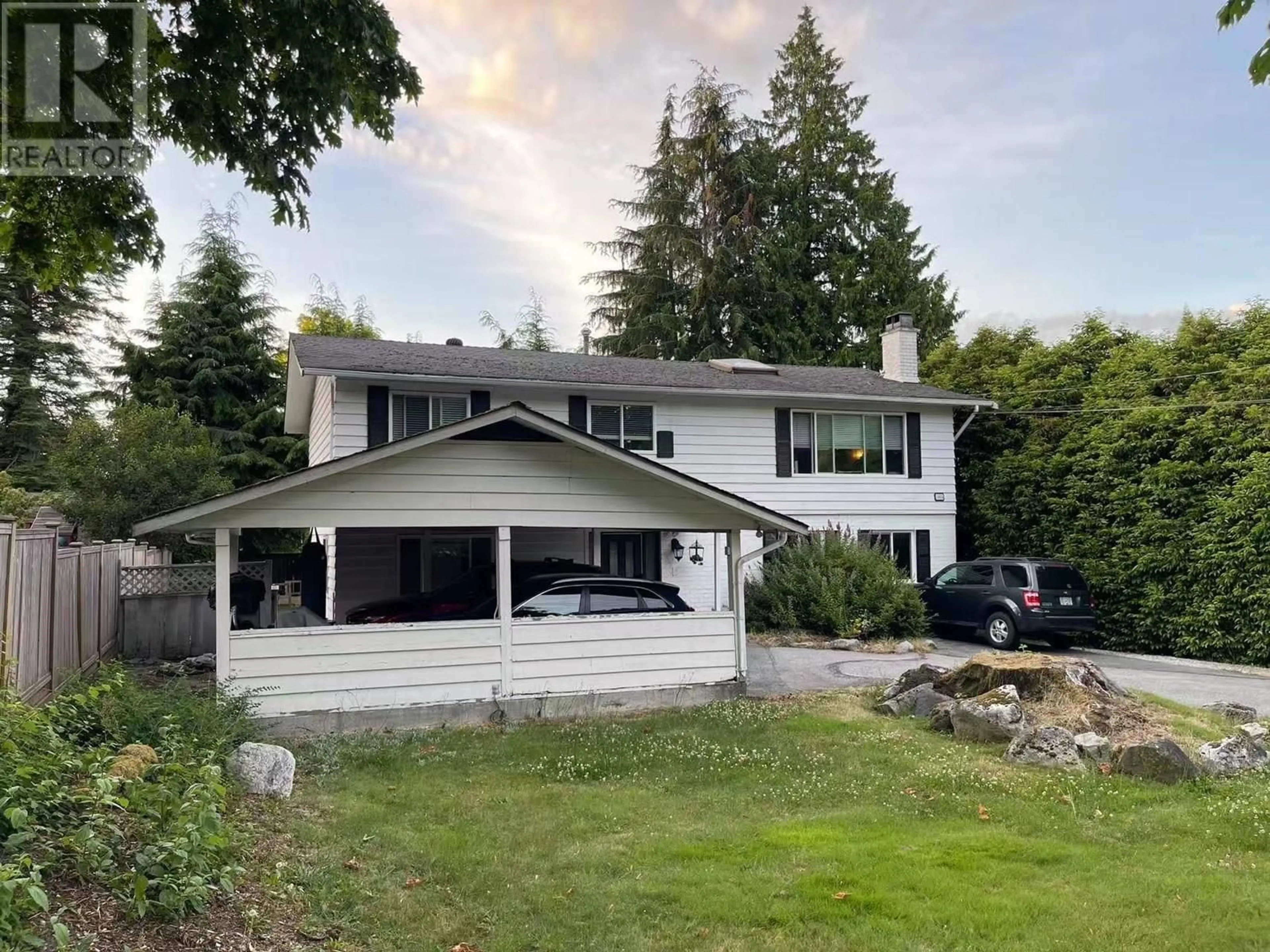 A pic from outside/outdoor area/front of a property/back of a property/a pic from drone, street for 5105 8A AVENUE, Delta British Columbia V4M1T5