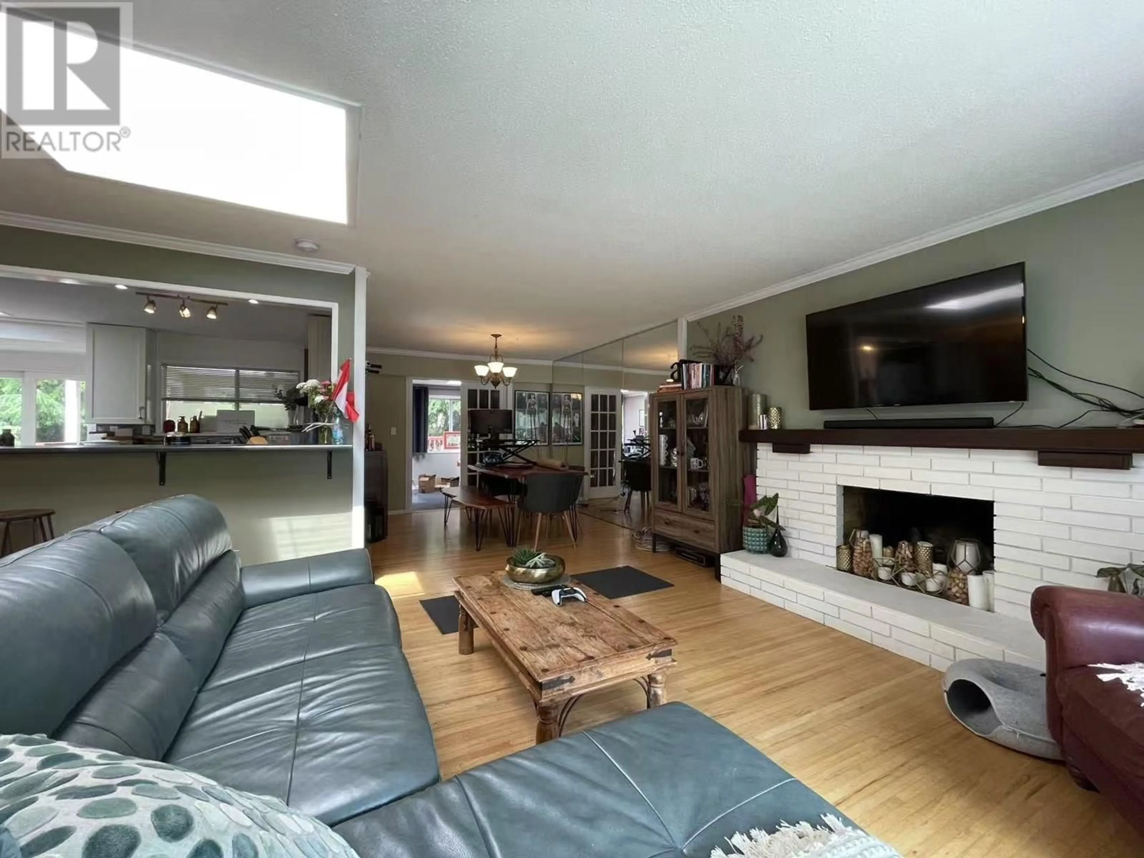 Living room with furniture, unknown for 5105 8A AVENUE, Delta British Columbia V4M1T5