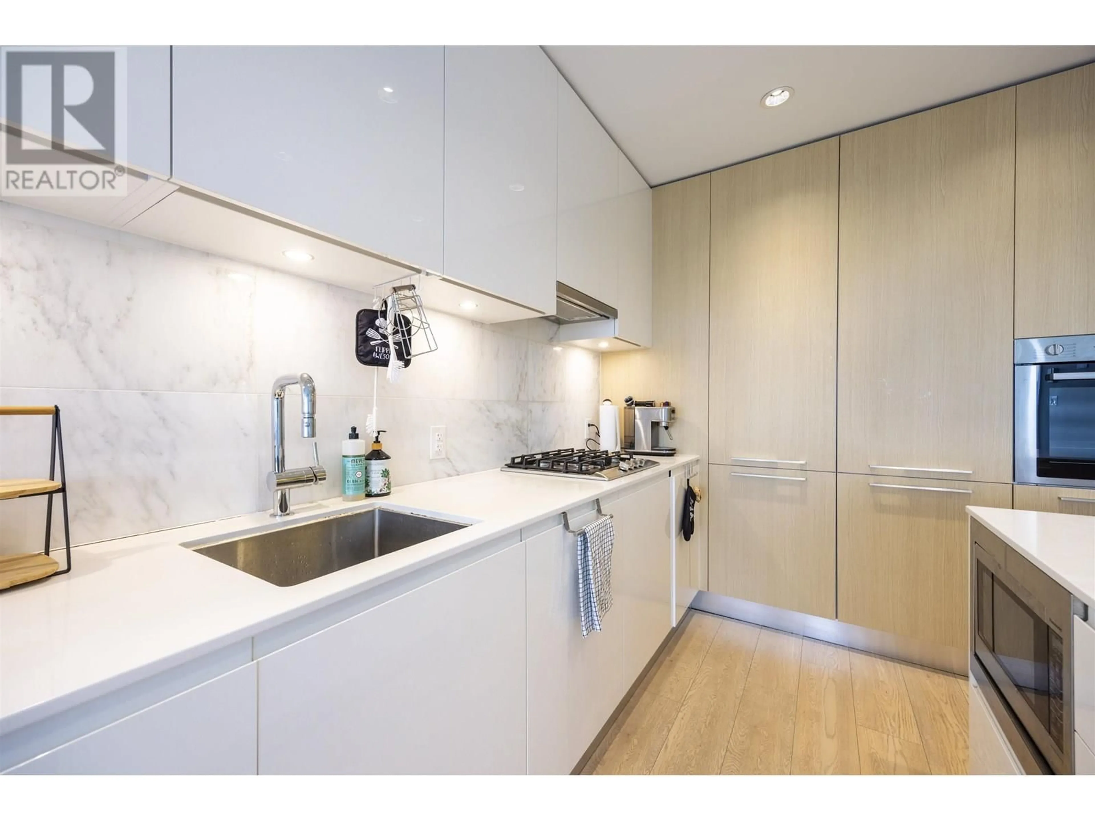 Standard kitchen, unknown for 3904 - 4510 HALIFAX WAY, Burnaby British Columbia V5C0K4