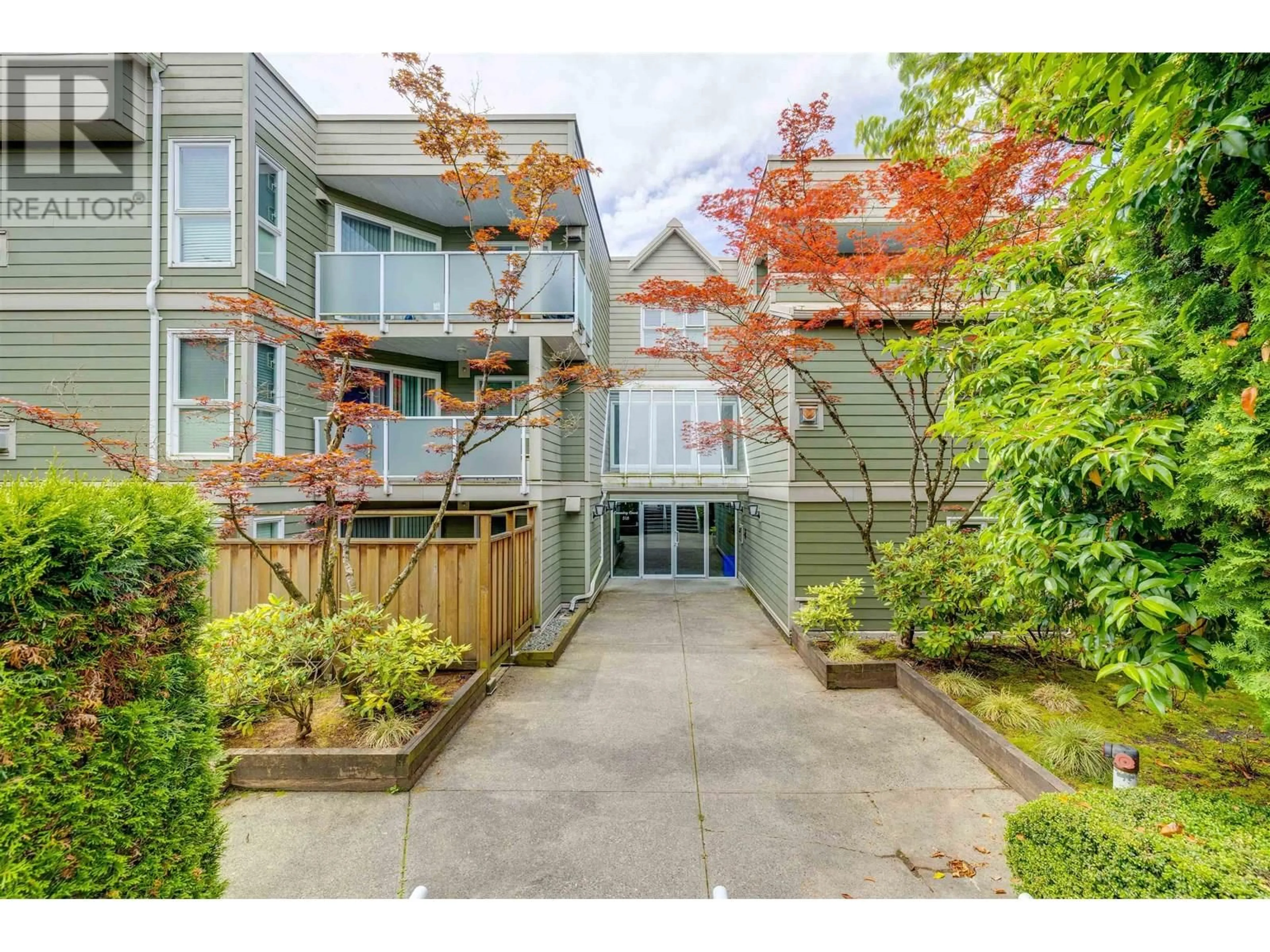 Unknown for 304 - 518 THIRTEENTH STREET, New Westminster British Columbia V3M4L9