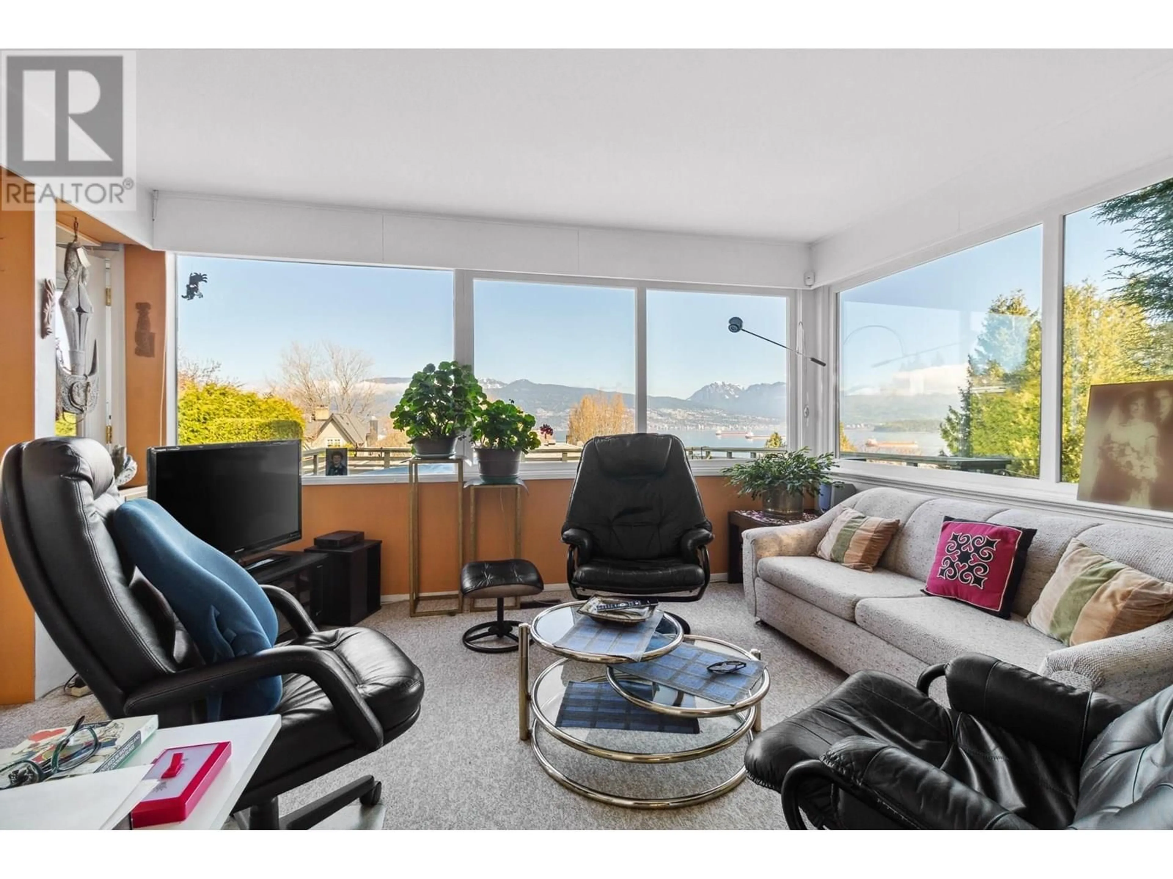 Living room with furniture, unknown for 4557 4TH AVENUE, Vancouver British Columbia V6R1R4