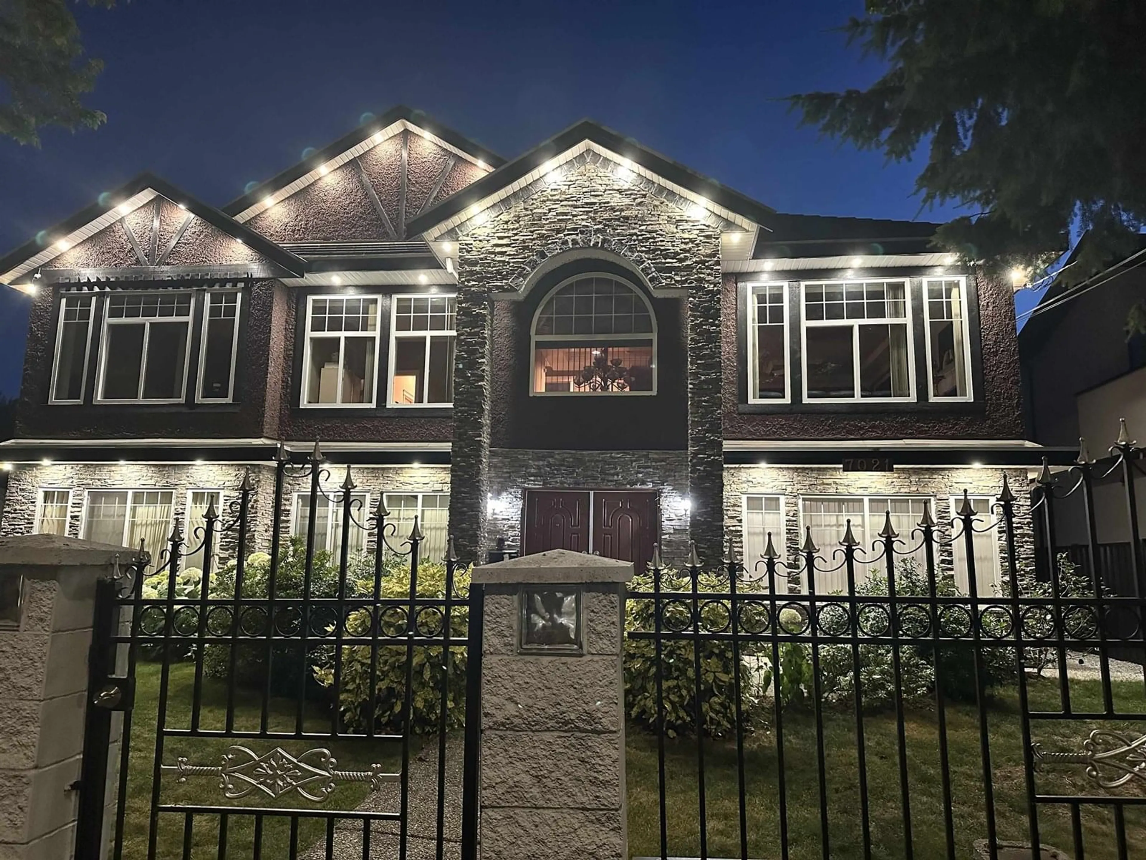 Home with brick exterior material, unknown for 7021 132, Surrey British Columbia V3W6P1