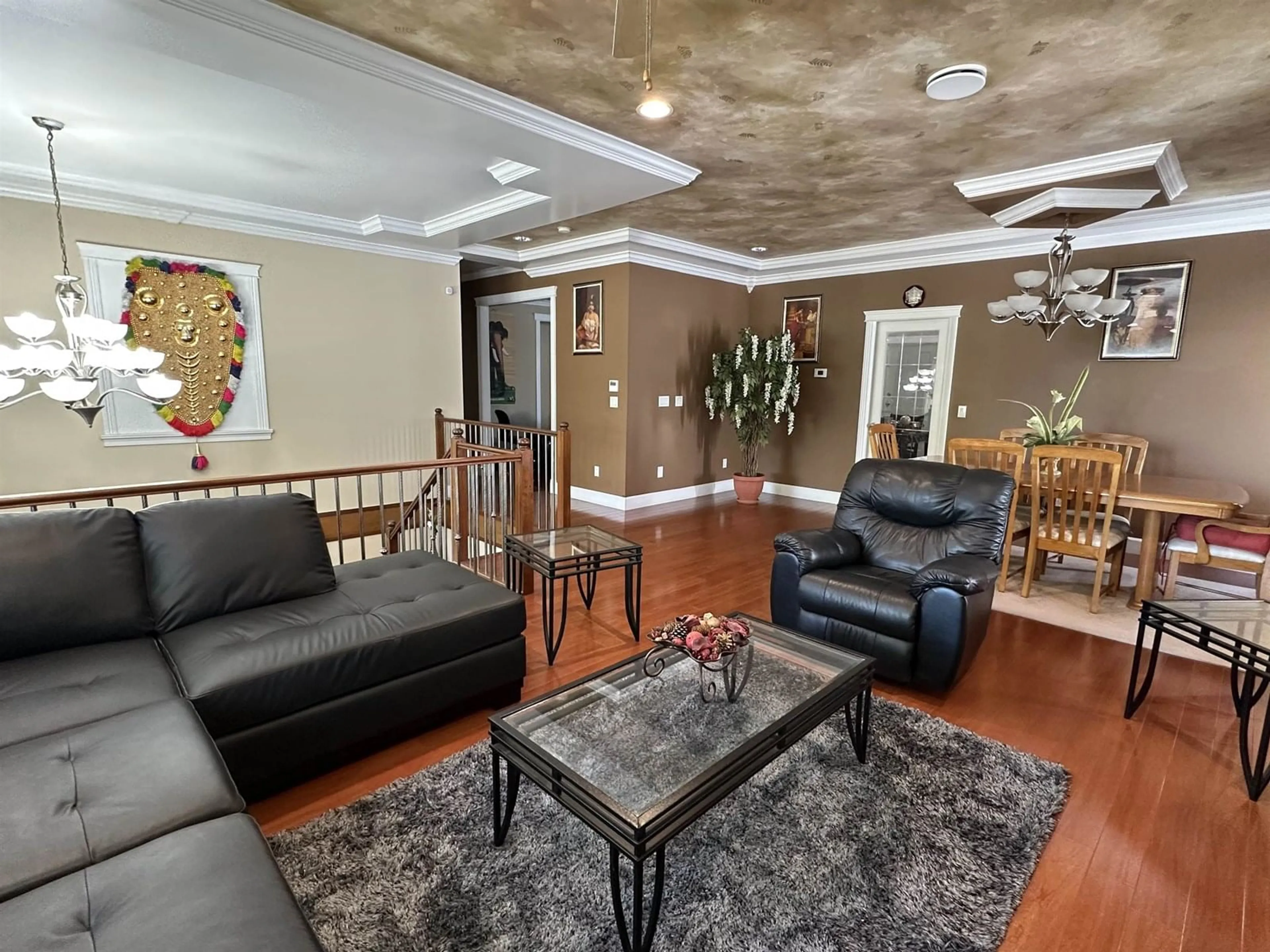 Living room with furniture, unknown for 7021 132, Surrey British Columbia V3W6P1