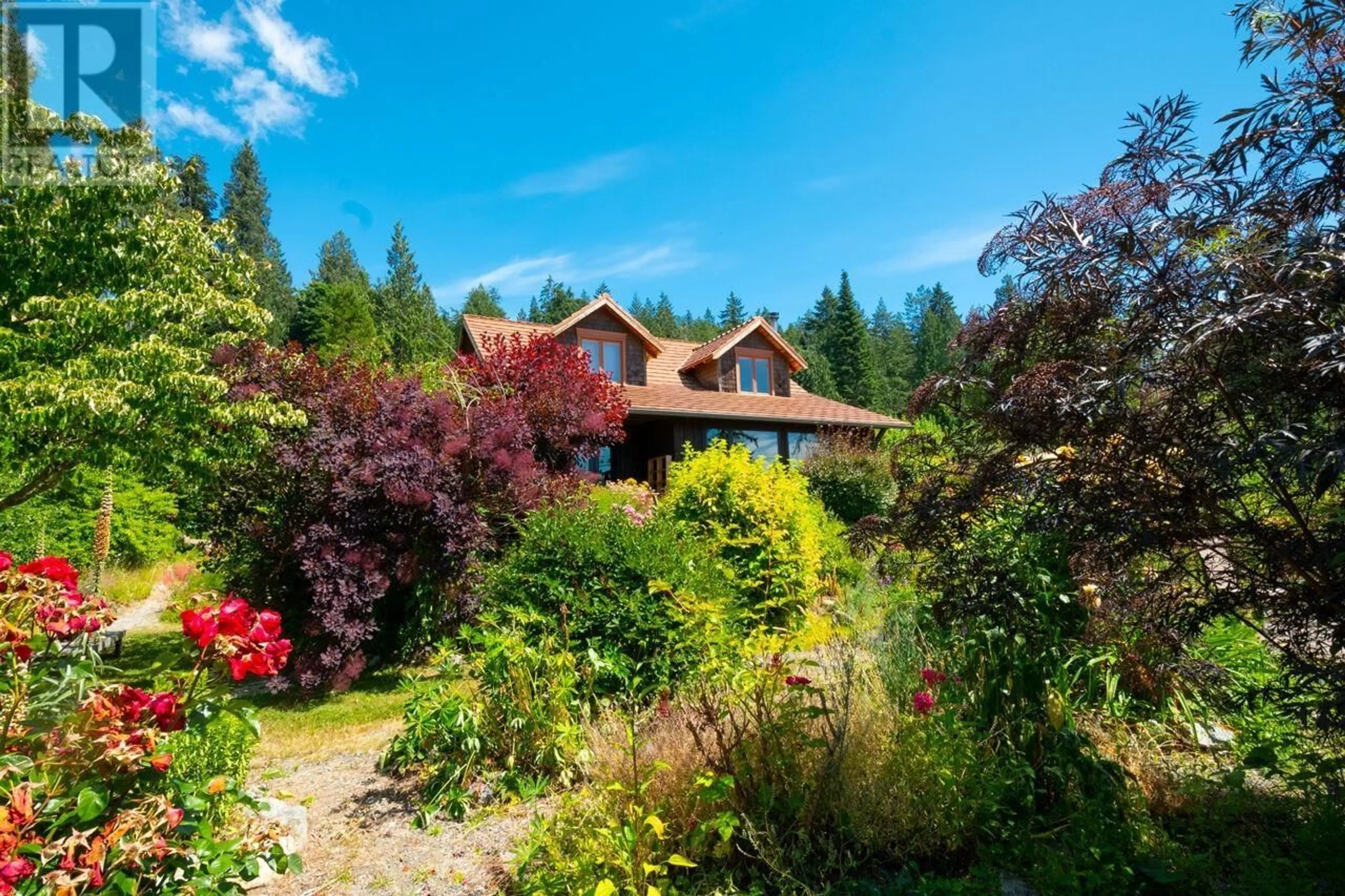 A pic from outside/outdoor area/front of a property/back of a property/a pic from drone, unknown for 1743 BOWEN BAY ROAD, Bowen Island British Columbia V0N1G2