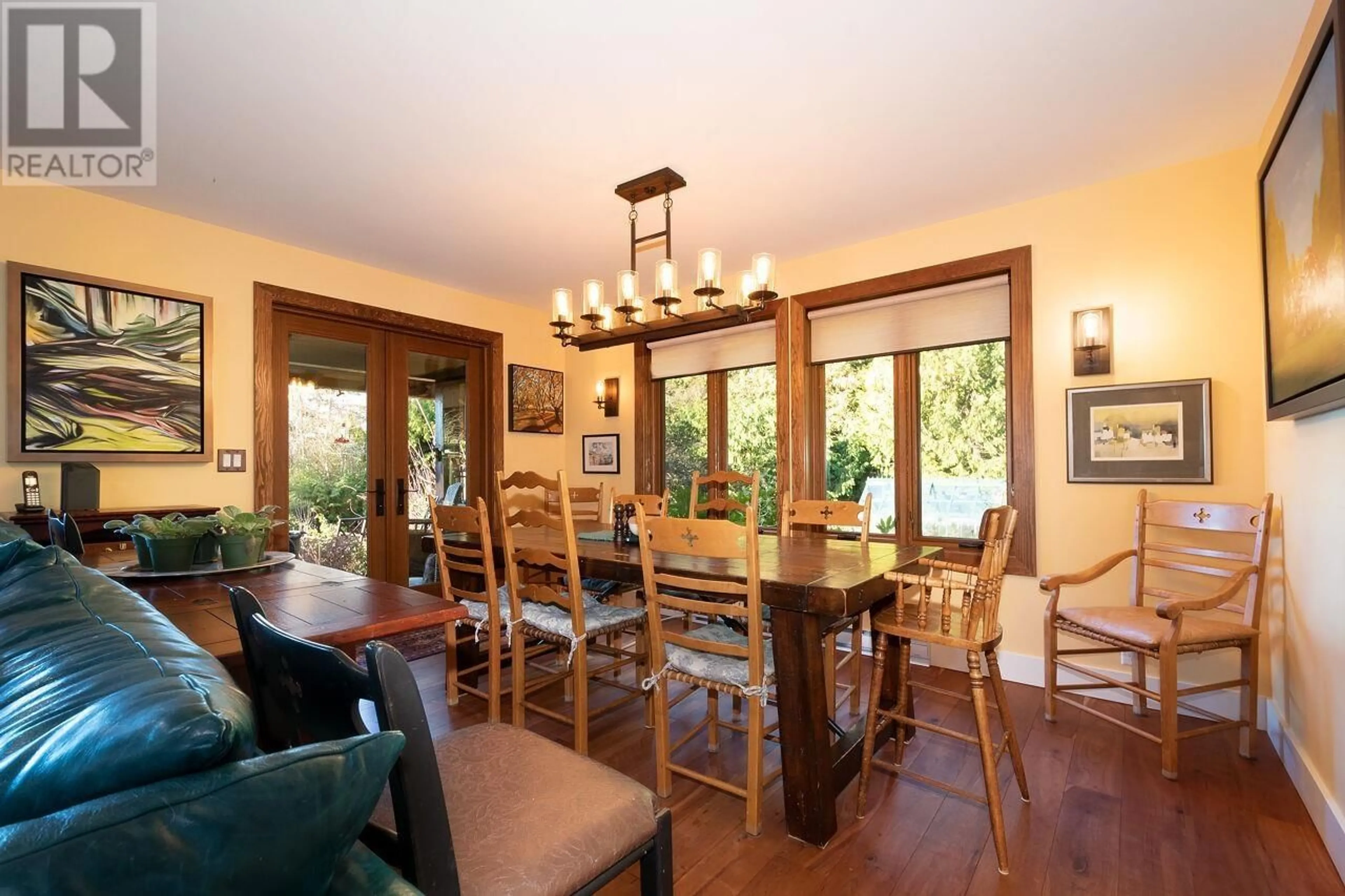 Dining room, wood/laminate floor for 1743 BOWEN BAY ROAD, Bowen Island British Columbia V0N1G2