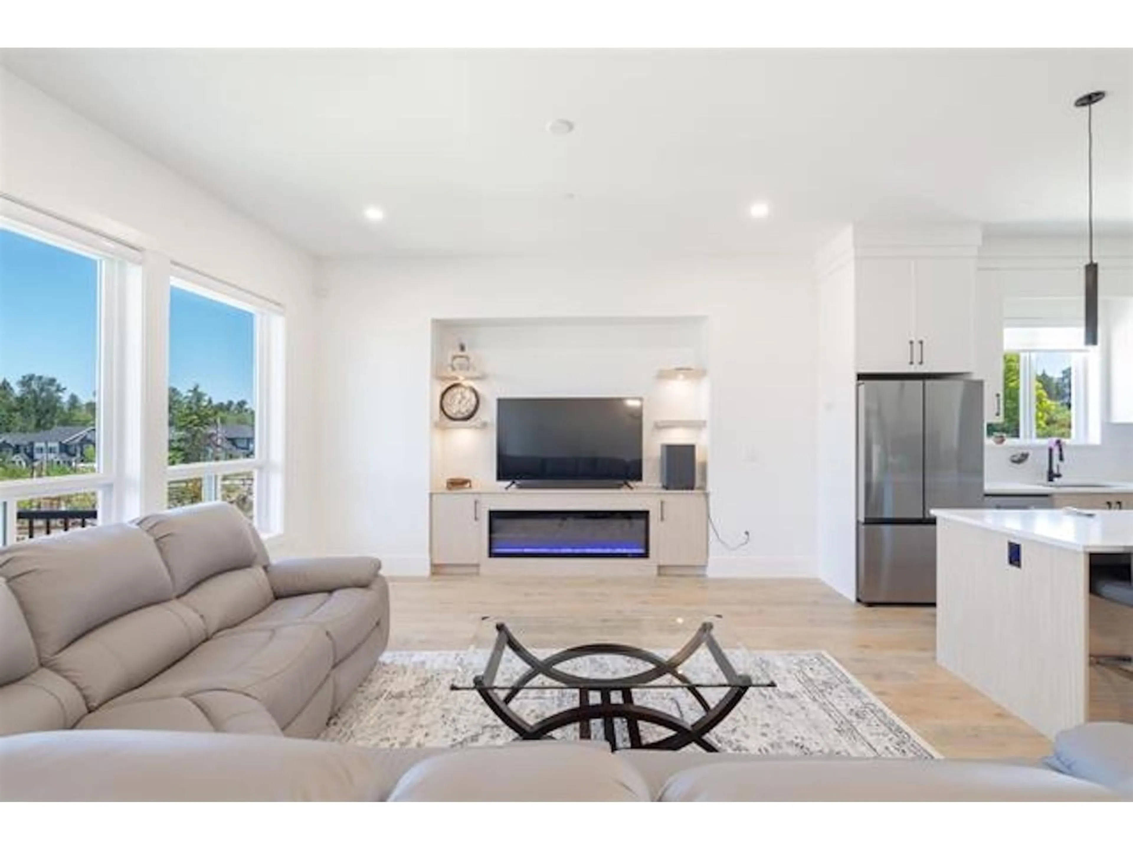 Living room with furniture, unknown for 19681 76 AVENUE, Langley British Columbia V2Y3V2