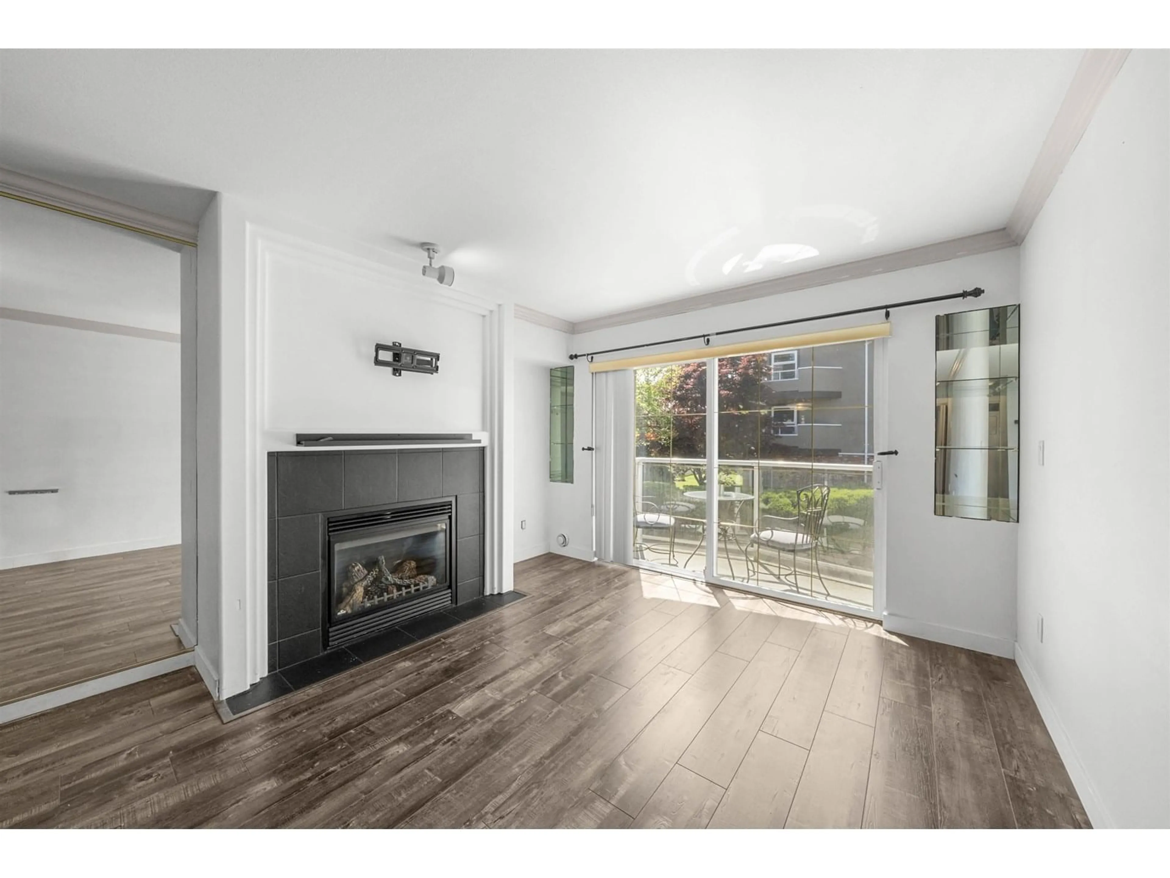 A pic of a room for 204 - 2229 152, Surrey British Columbia V4A4P1