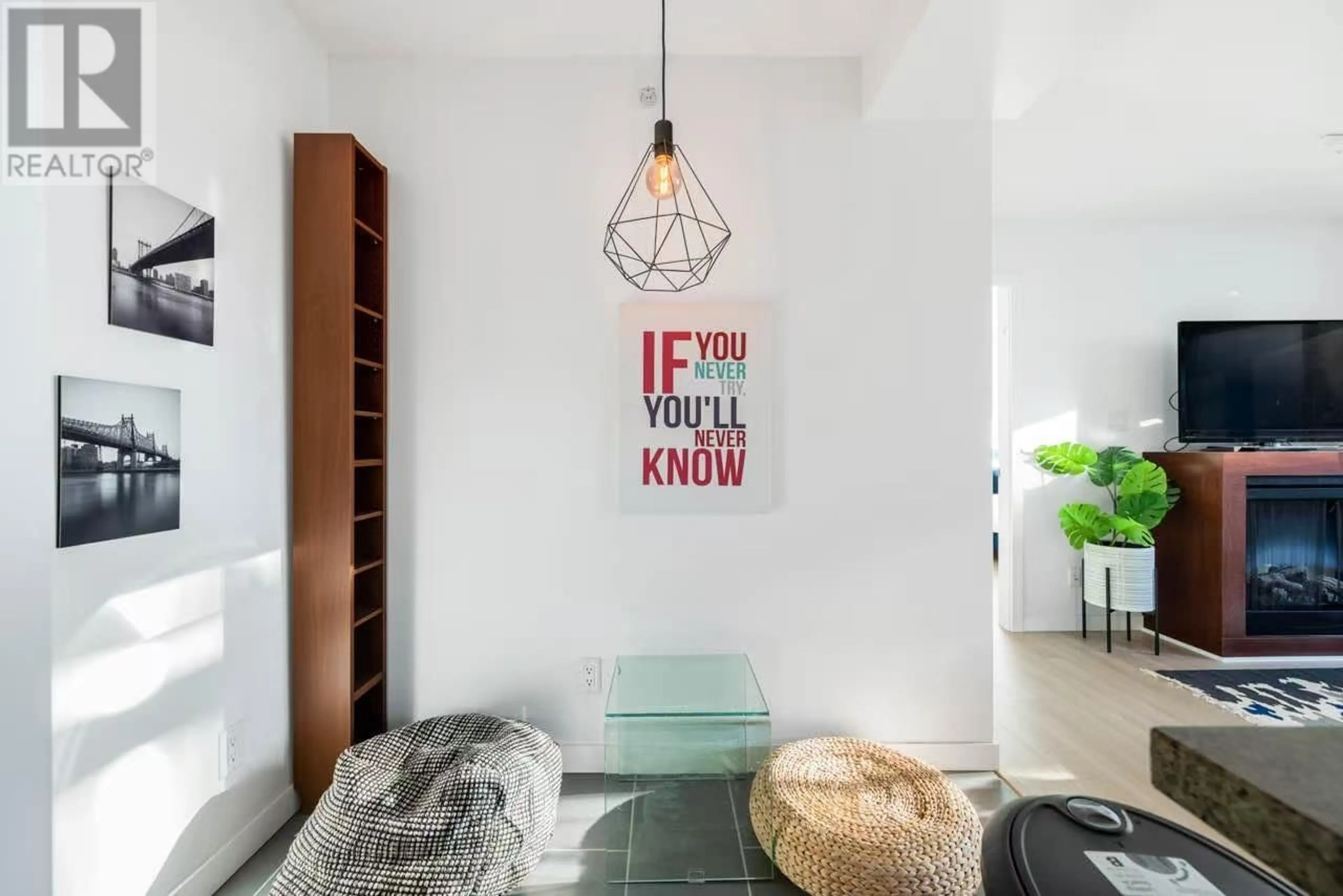 Indoor entryway for 518 - 618 ABBOTT STREET, Vancouver British Columbia V6B0C1