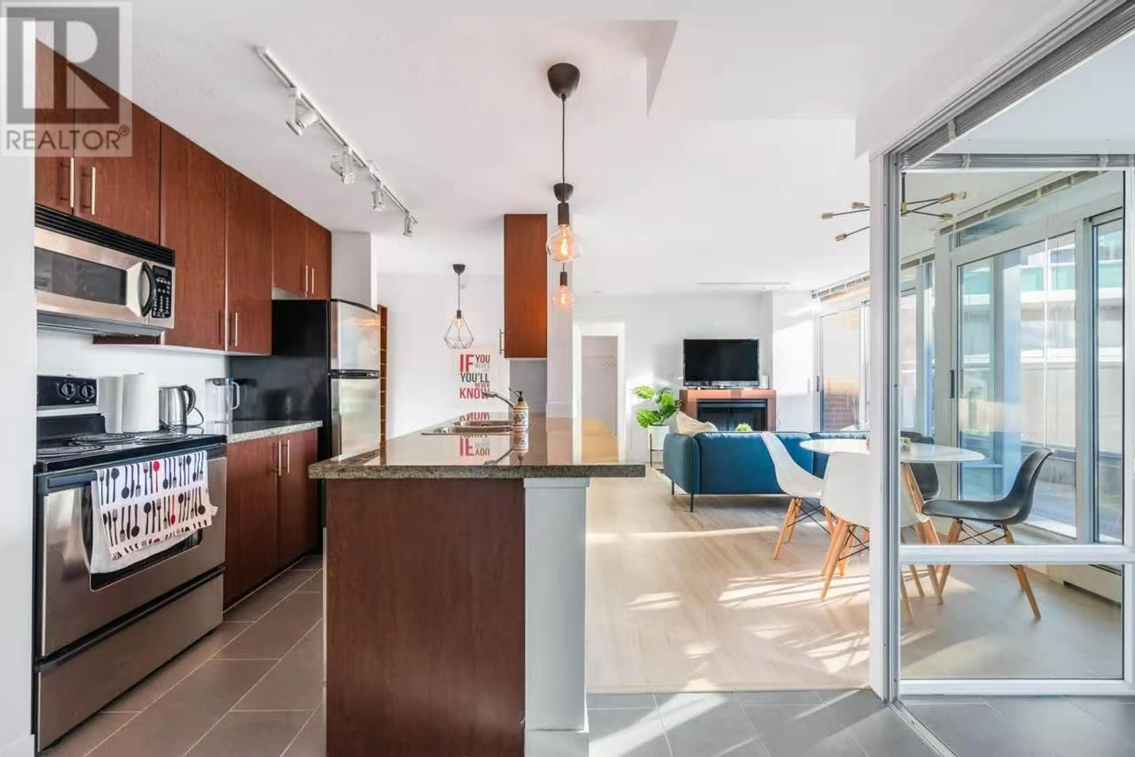Open concept kitchen, ceramic/tile floor for 518 - 618 ABBOTT STREET, Vancouver British Columbia V6B0C1