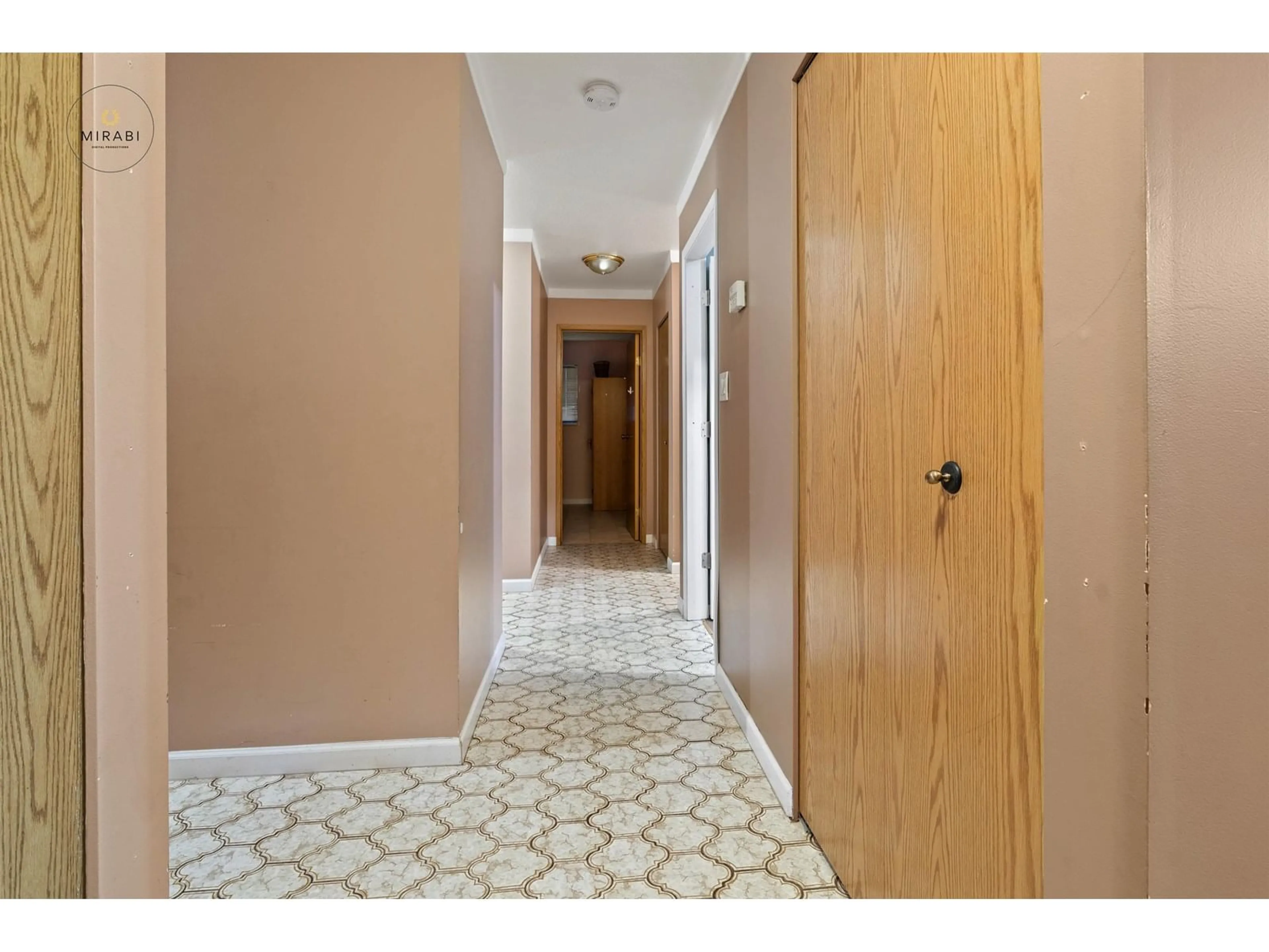Indoor foyer for 19976 49, Langley British Columbia V3A3R6