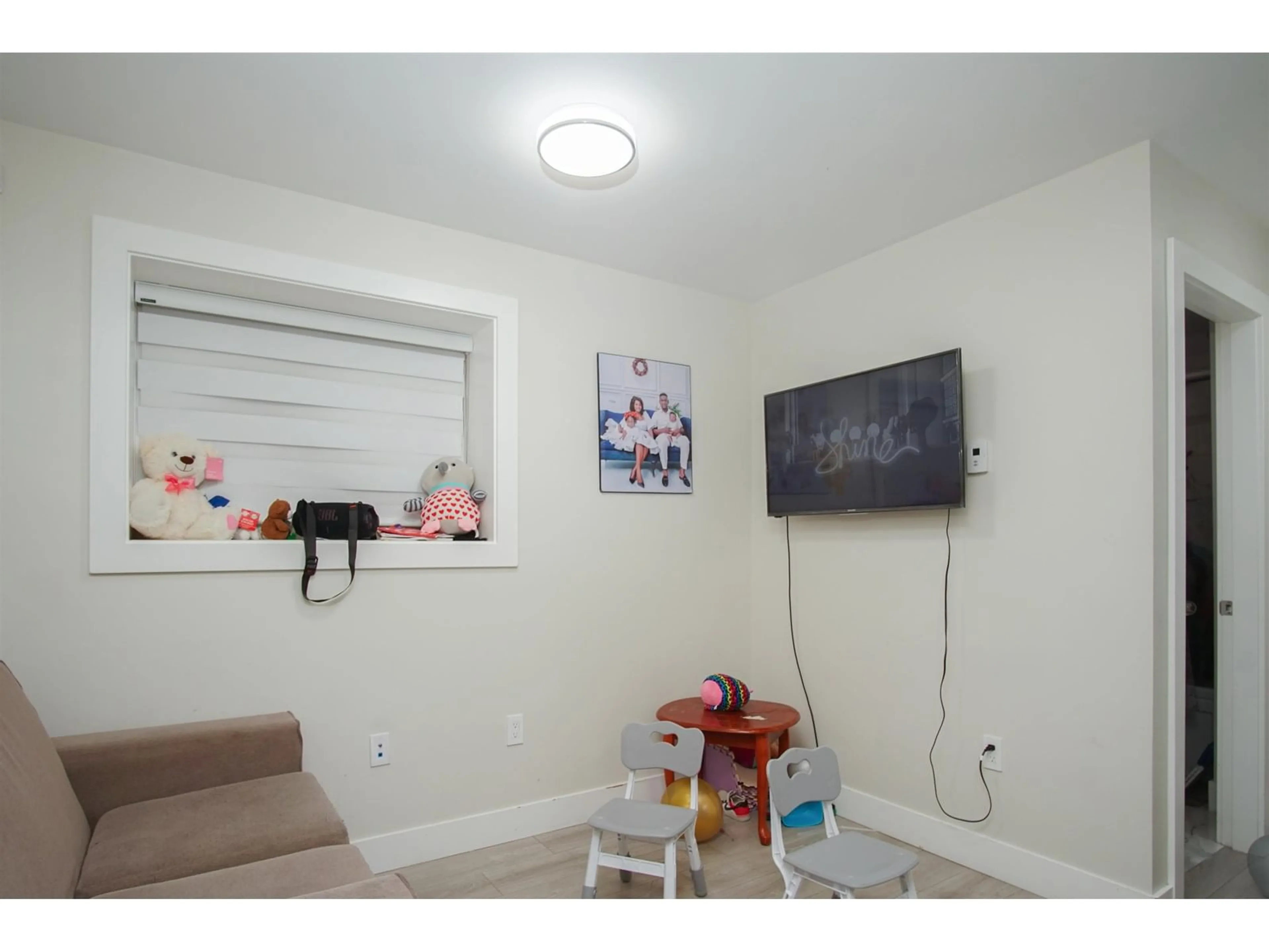 A pic of a room for 19247 71, Surrey British Columbia V4N6V1