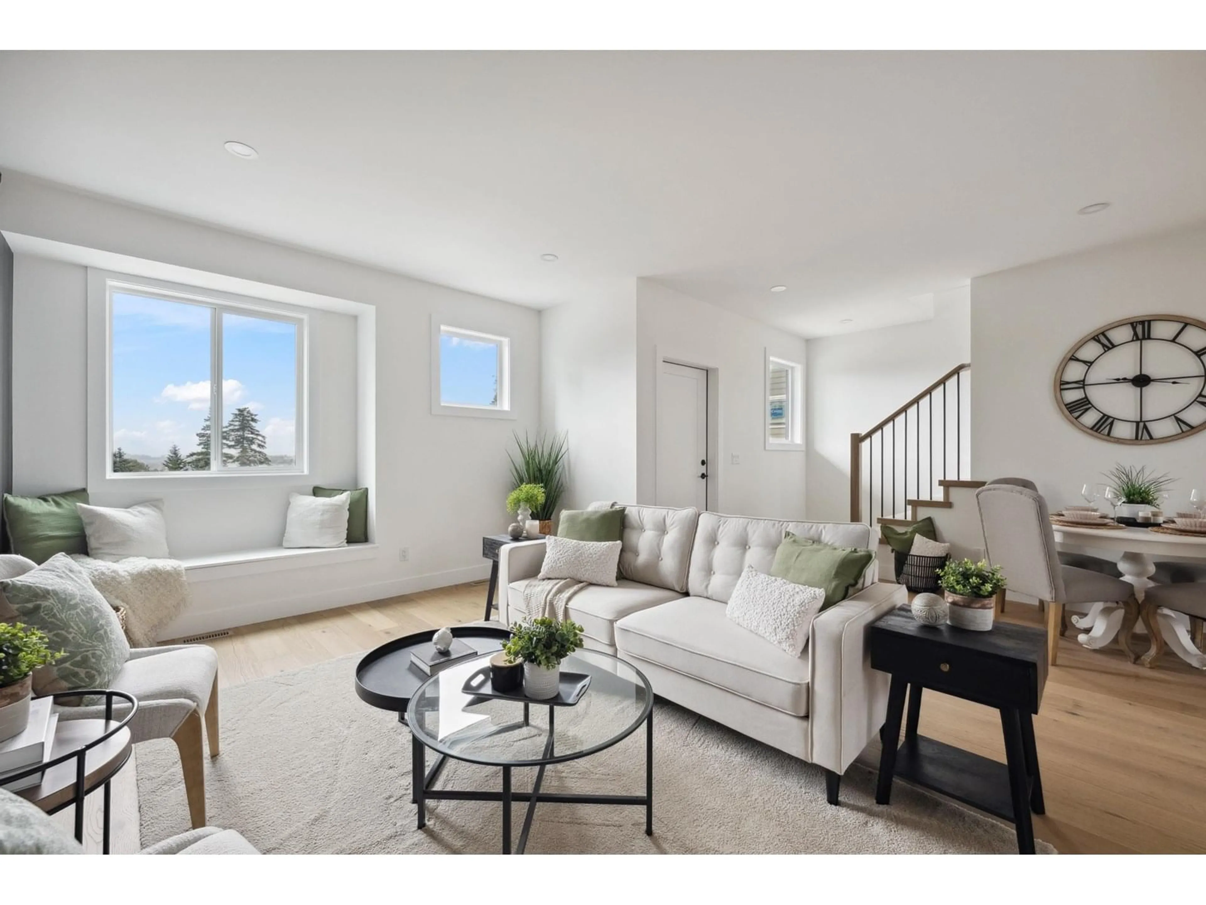 Living room with furniture, unknown for 2465 BECK, Abbotsford British Columbia V2S4S3