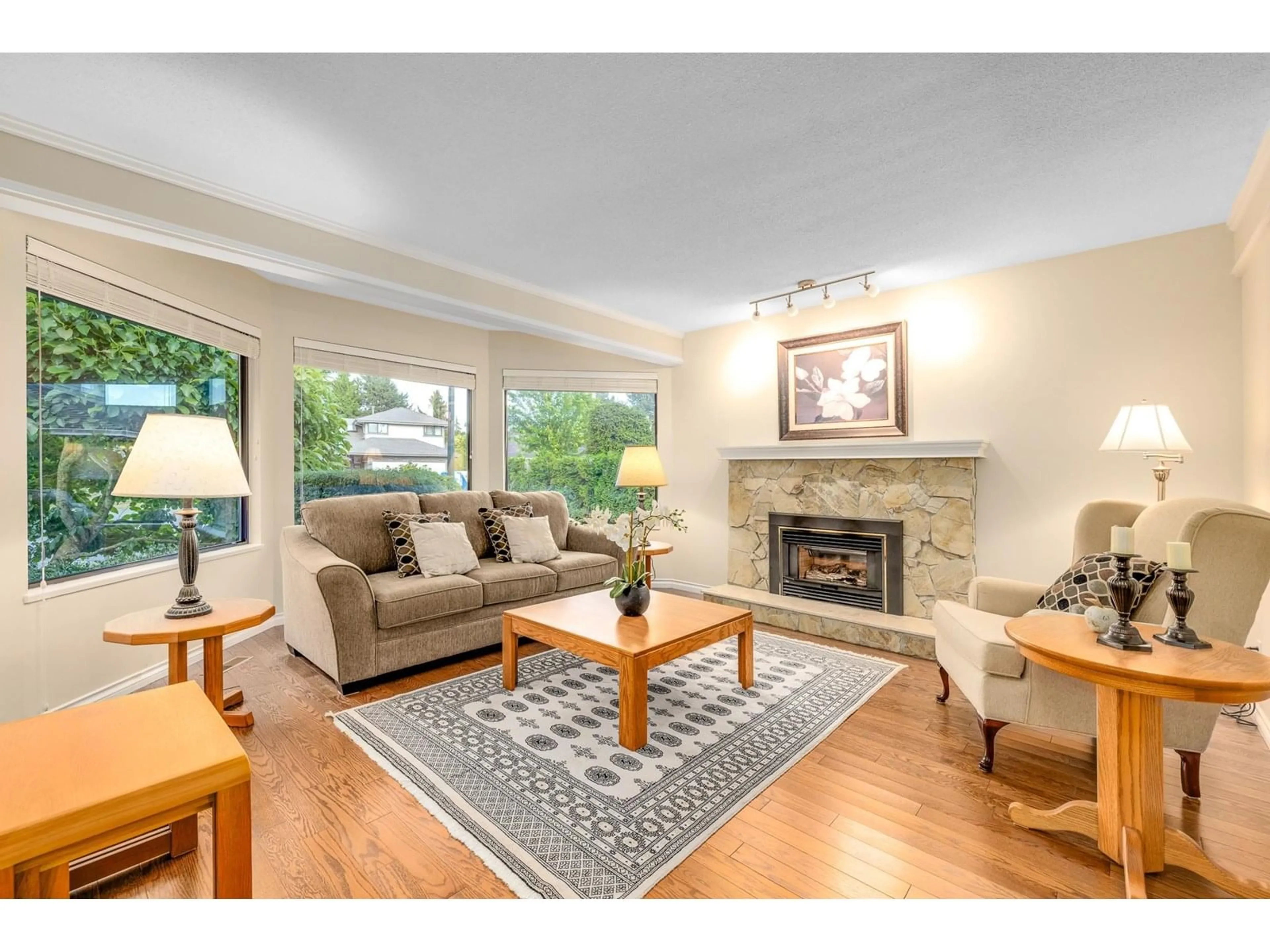 Living room with furniture, unknown for 1923 141A, Surrey British Columbia V4A7R4