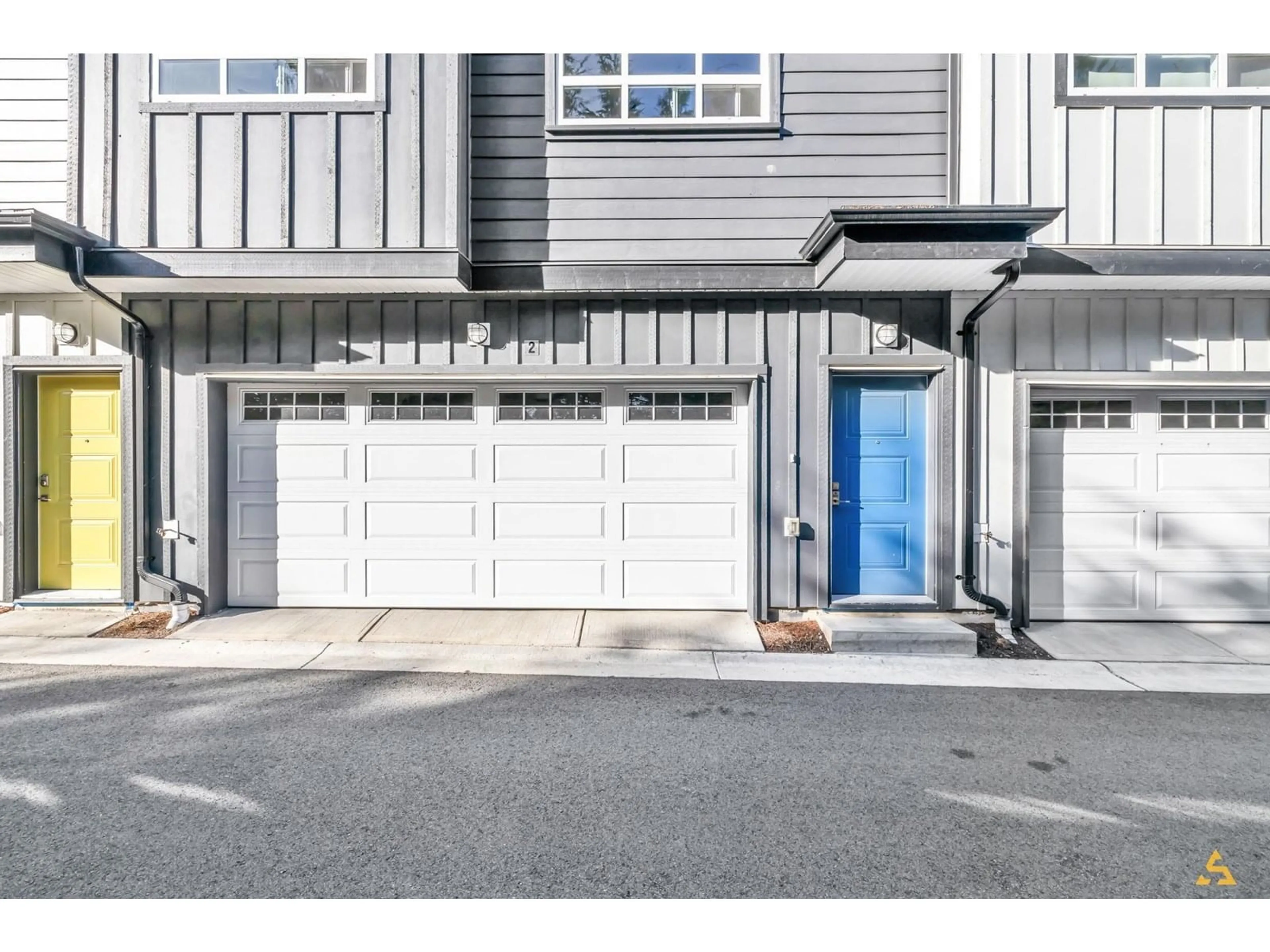 Indoor garage for 2 - 8137 164, Surrey British Columbia V4N0P1