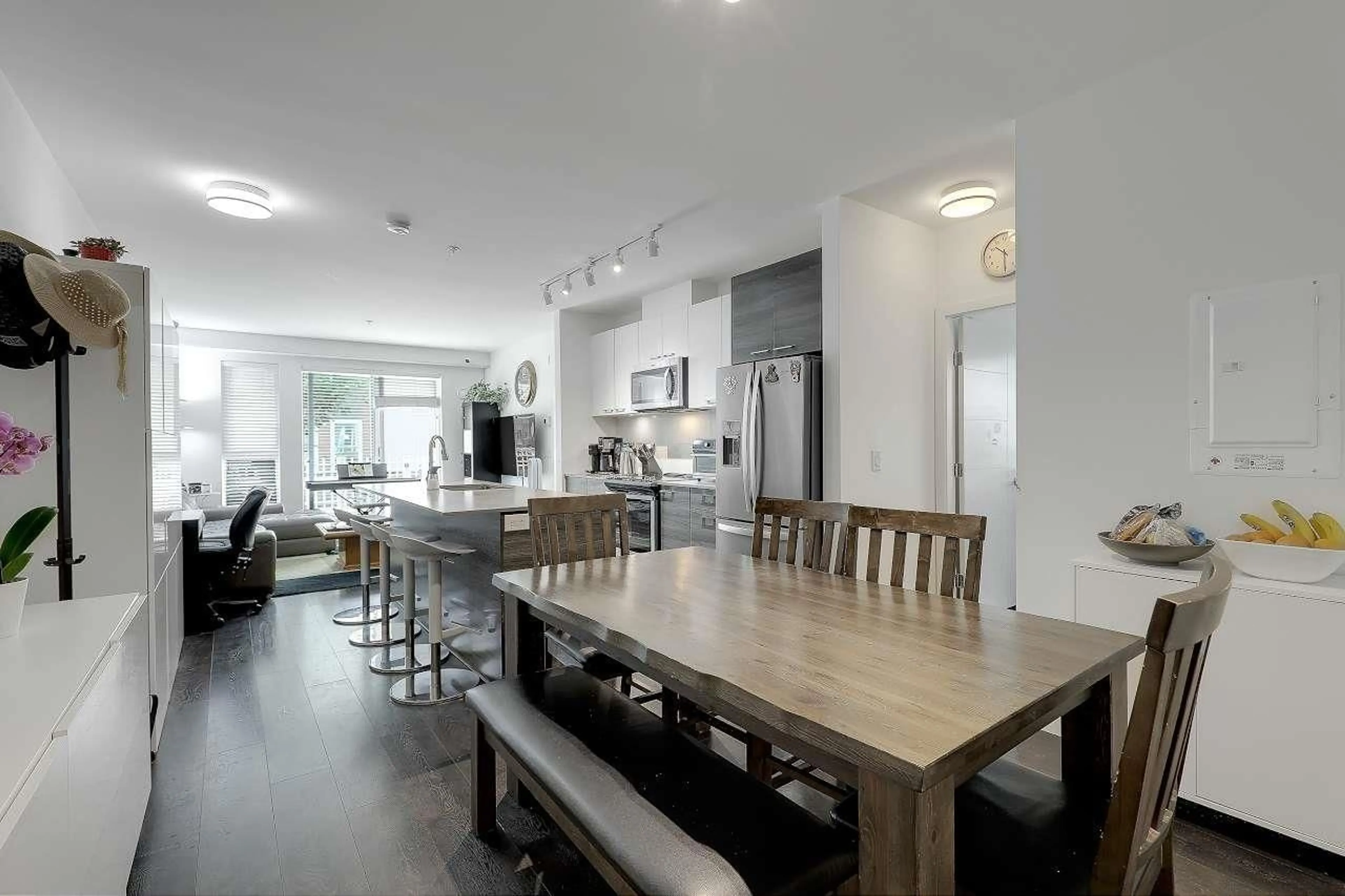 Open concept kitchen, unknown for 106 - 10603 140TH, Surrey British Columbia V3T0M8
