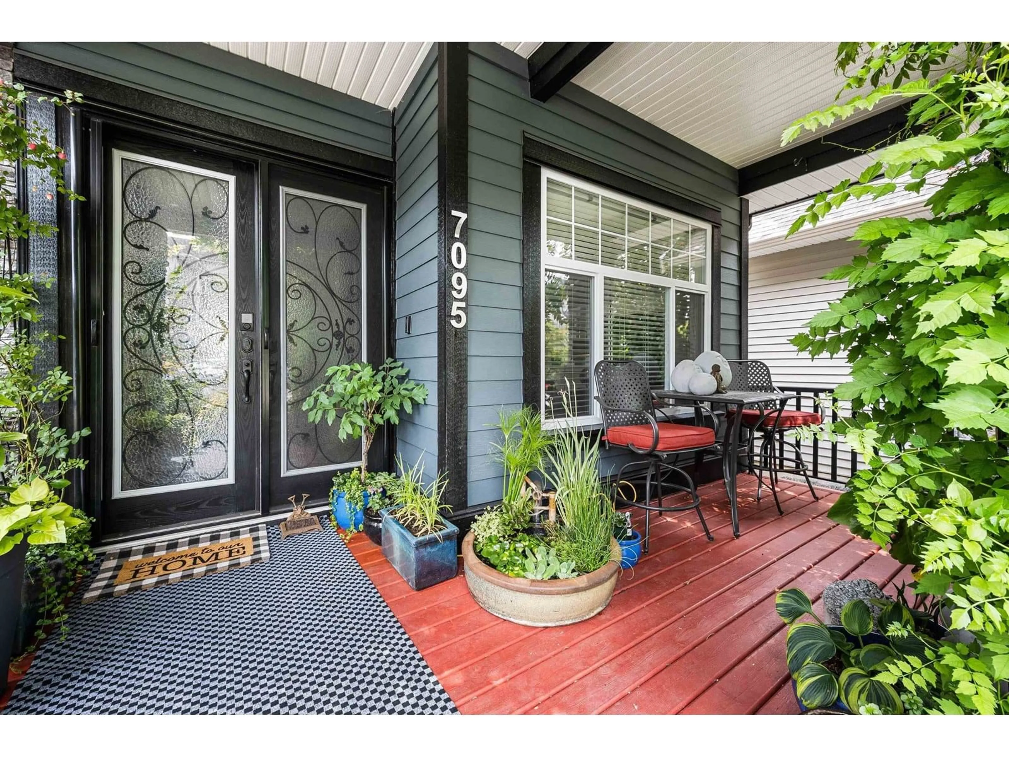 Indoor entryway for 7095 178, Surrey British Columbia V3S8S2