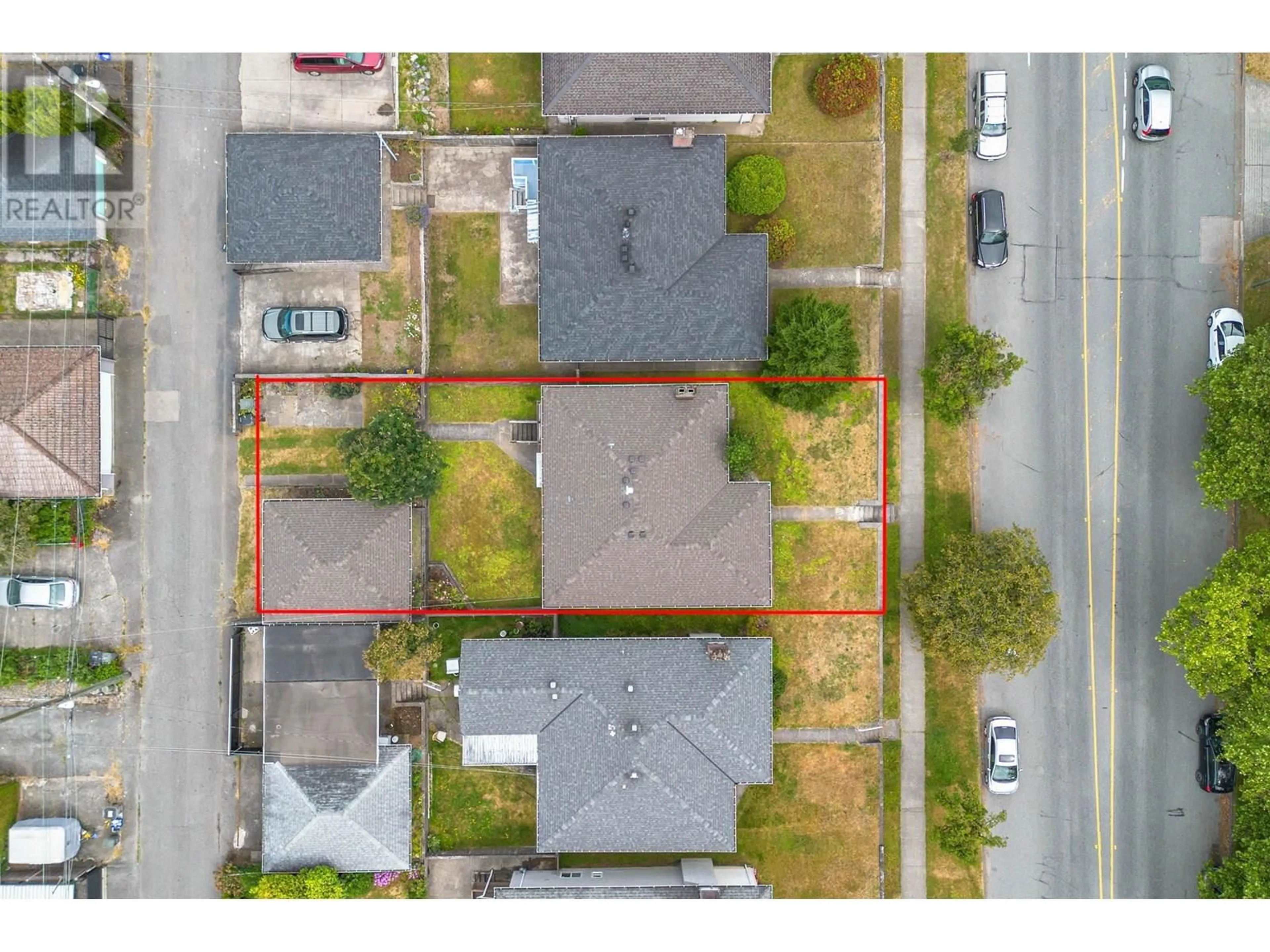 A pic from outside/outdoor area/front of a property/back of a property/a pic from drone, street for 6605 ELLIOTT STREET, Vancouver British Columbia V5S2M6