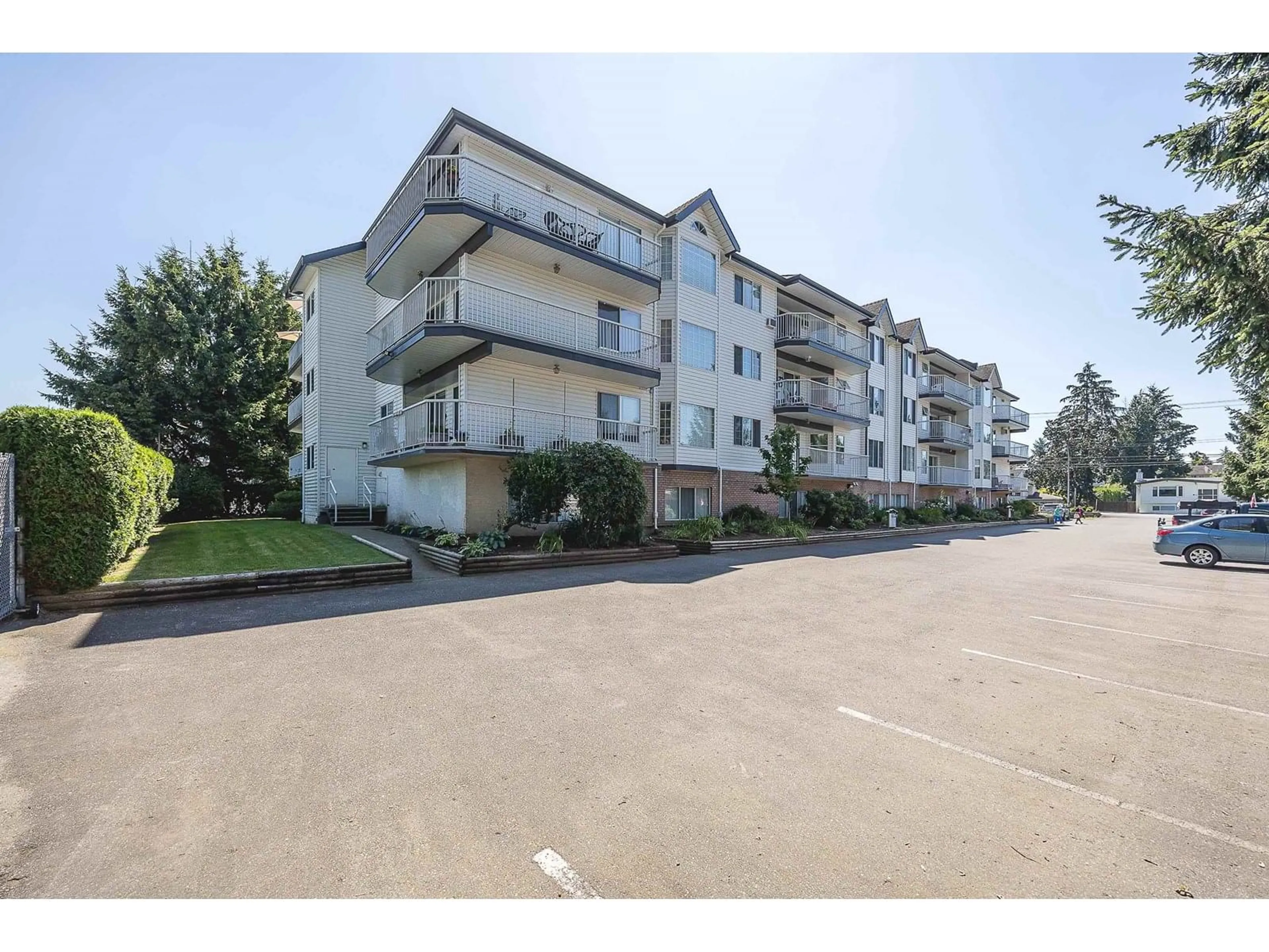 Patio, unknown for 313 - 33535 KING, Abbotsford British Columbia V2S6Z5