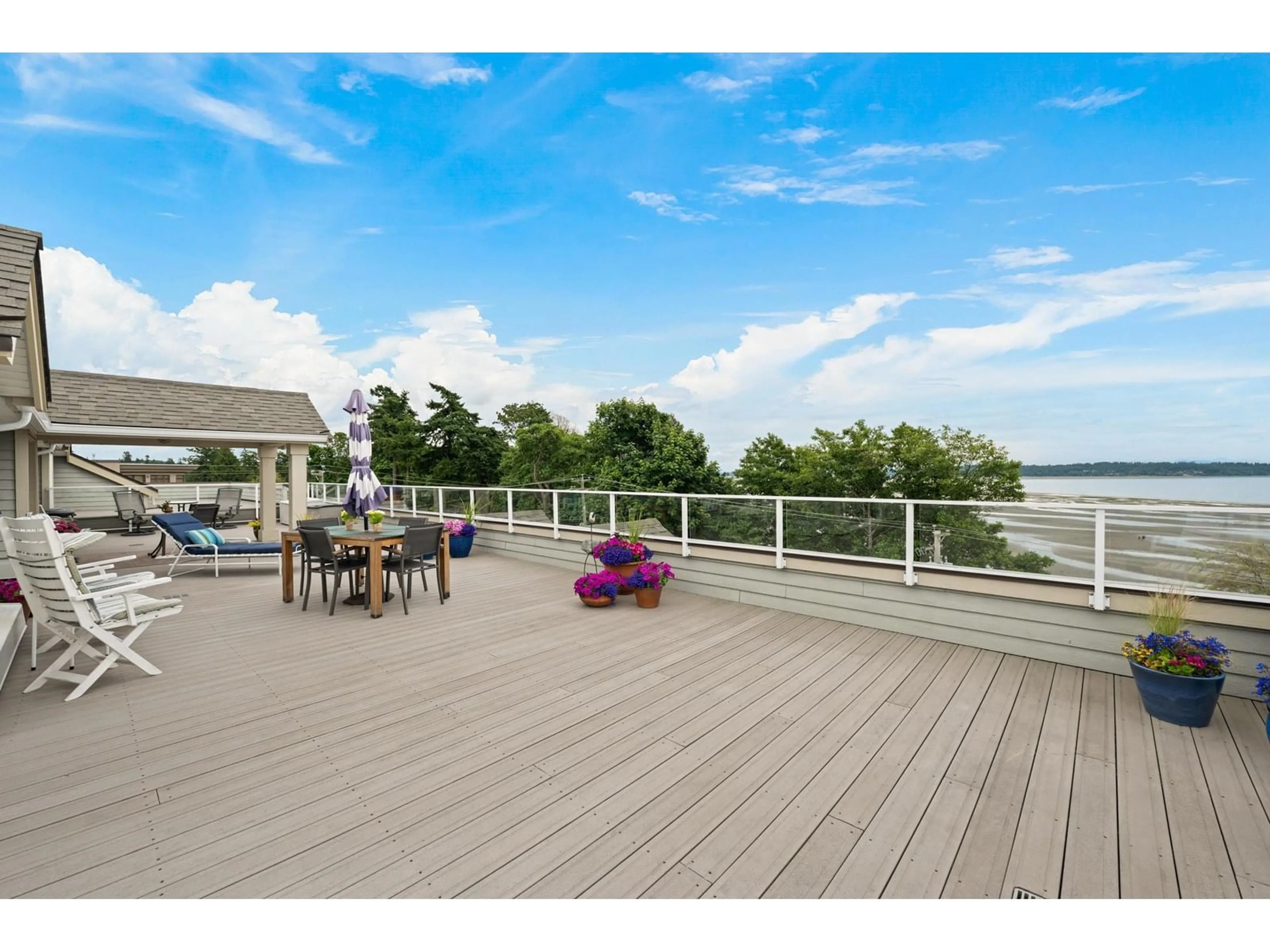 Patio, water/lake/river/ocean view for 408 - 15621 MARINE, White Rock British Columbia V4B1E1
