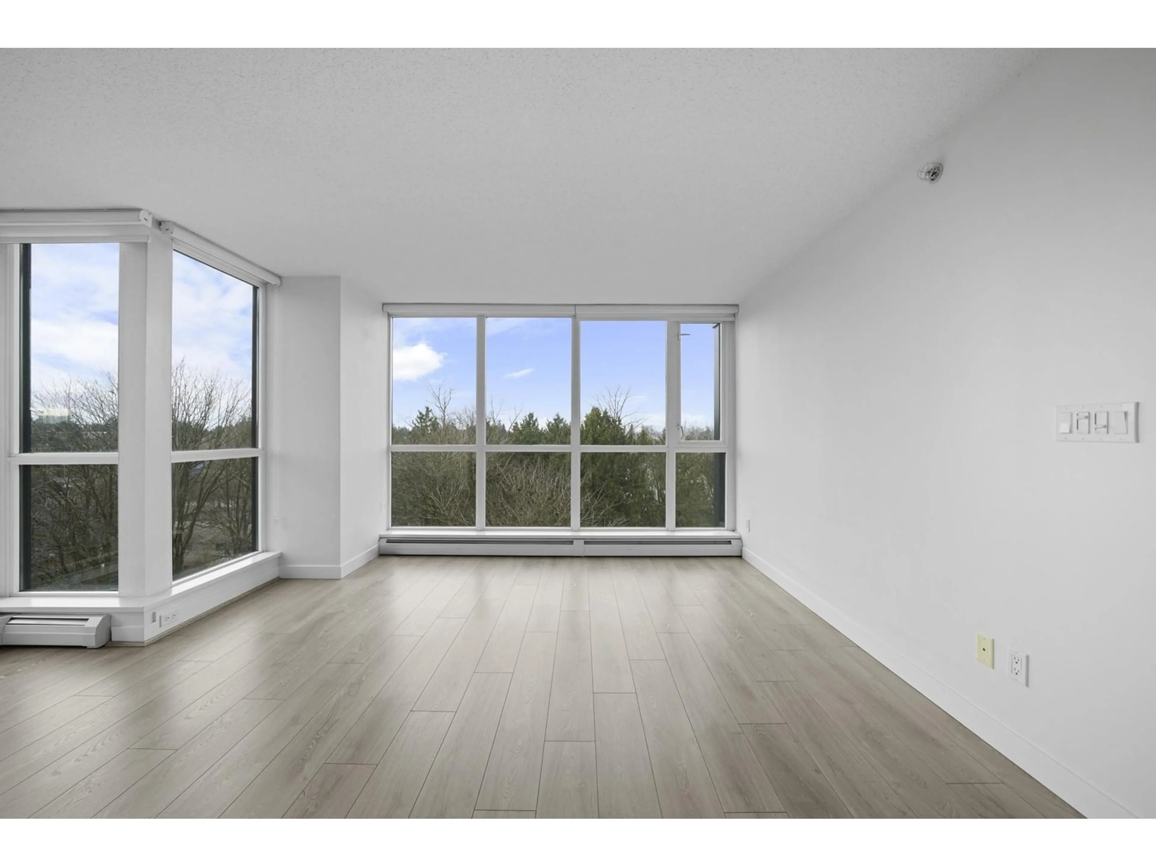 A pic of a room for 908 - 13380 108, Surrey British Columbia V3T0E7