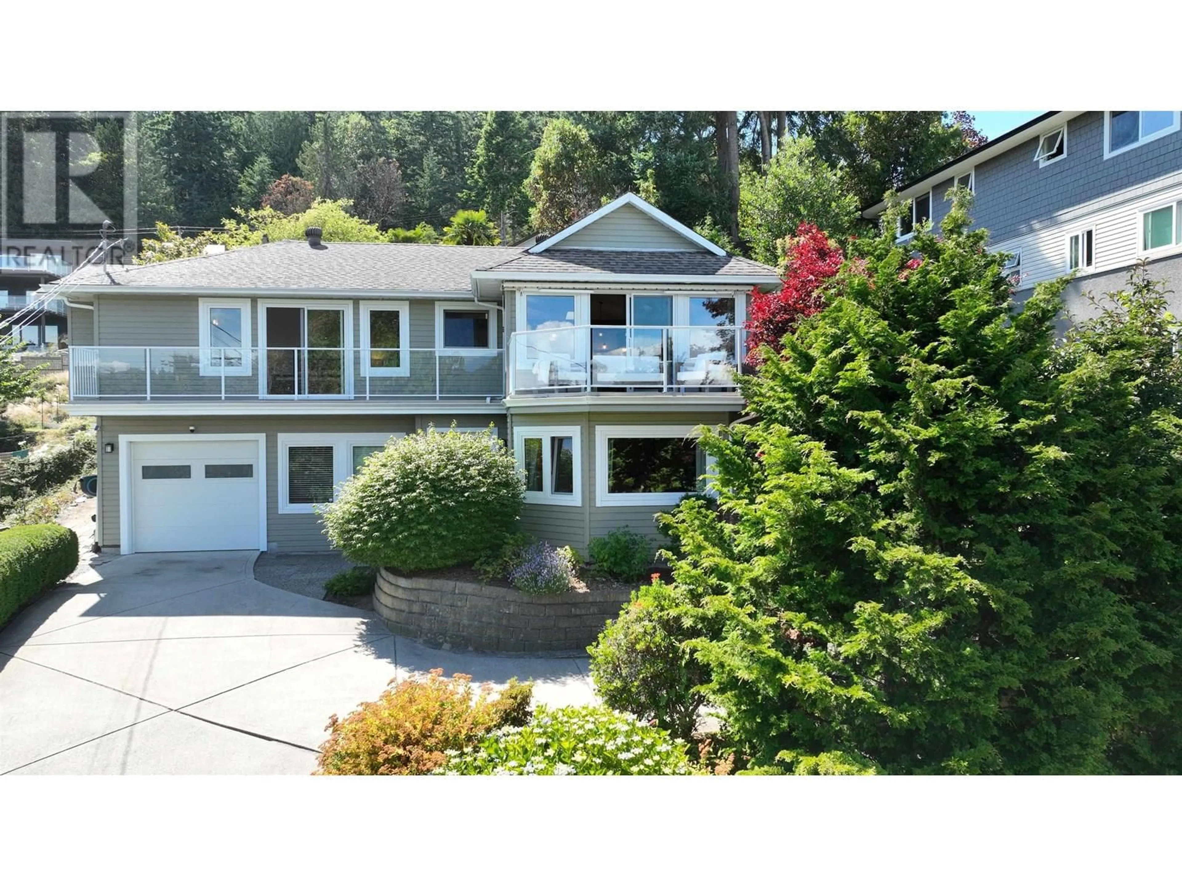 Home with vinyl exterior material, unknown for 441 FLETCHER ROAD, Gibsons British Columbia V0N1V0
