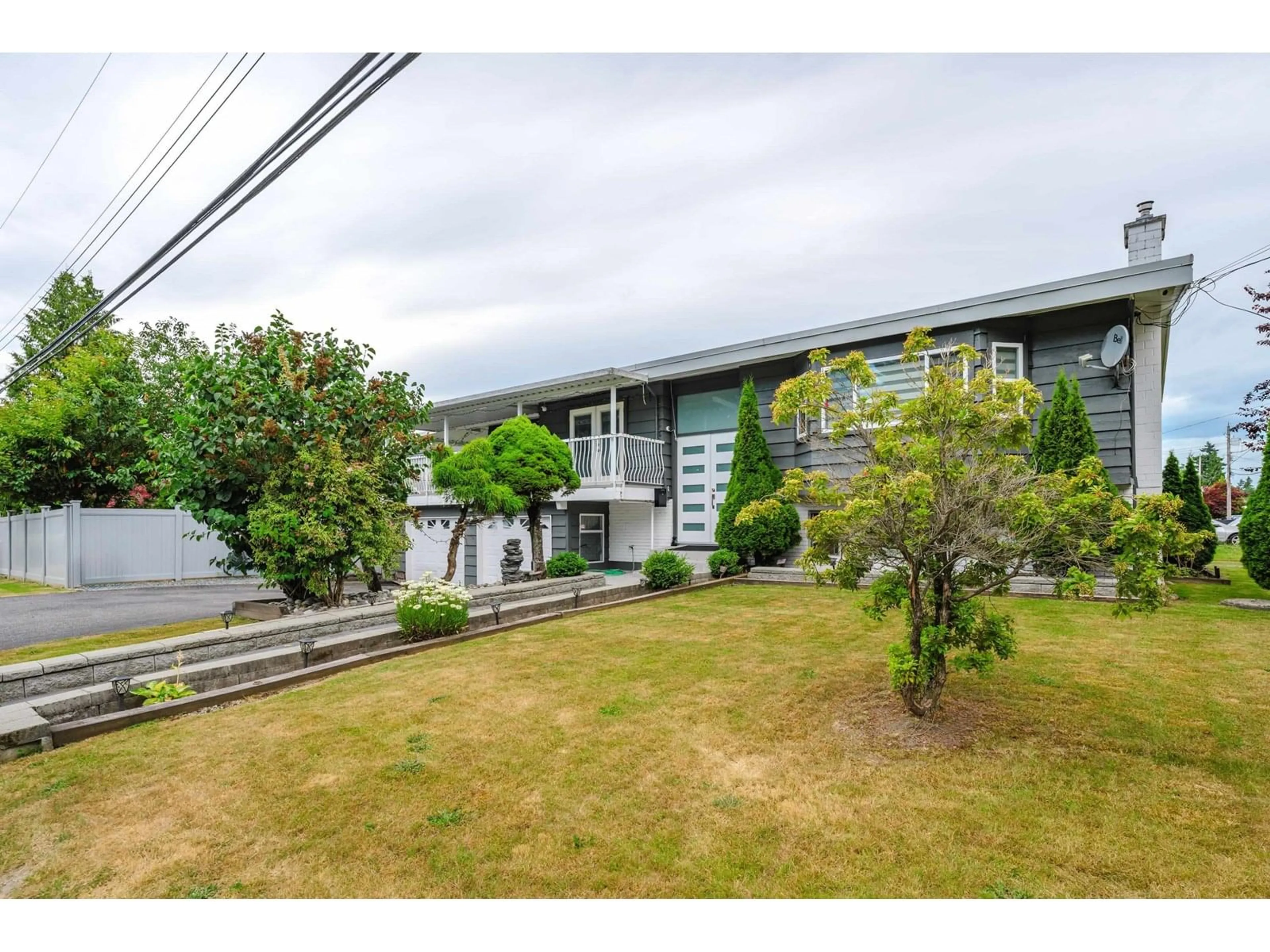 A pic from outside/outdoor area/front of a property/back of a property/a pic from drone, unknown for 8303 118, Delta British Columbia V4C6H4
