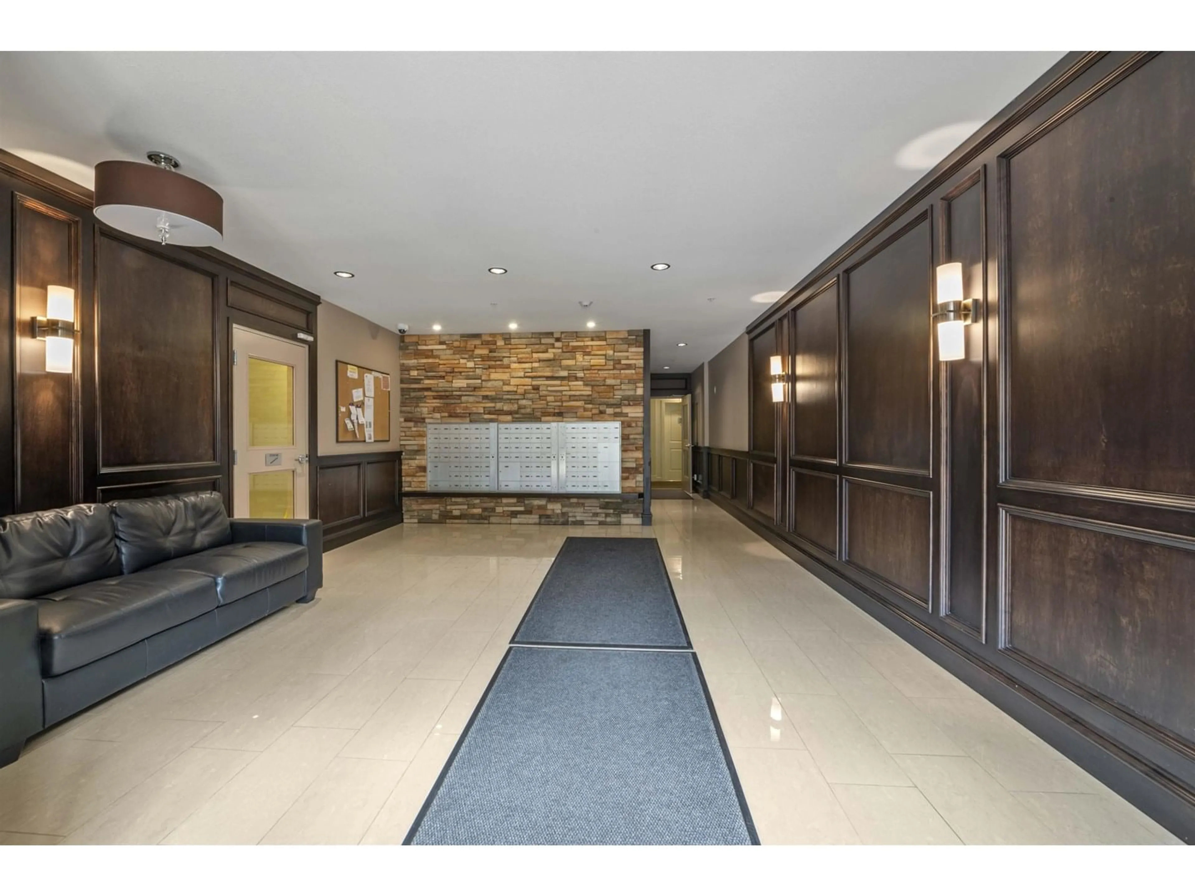 Lobby for 525 - 8067 207, Langley British Columbia V3Y0P1