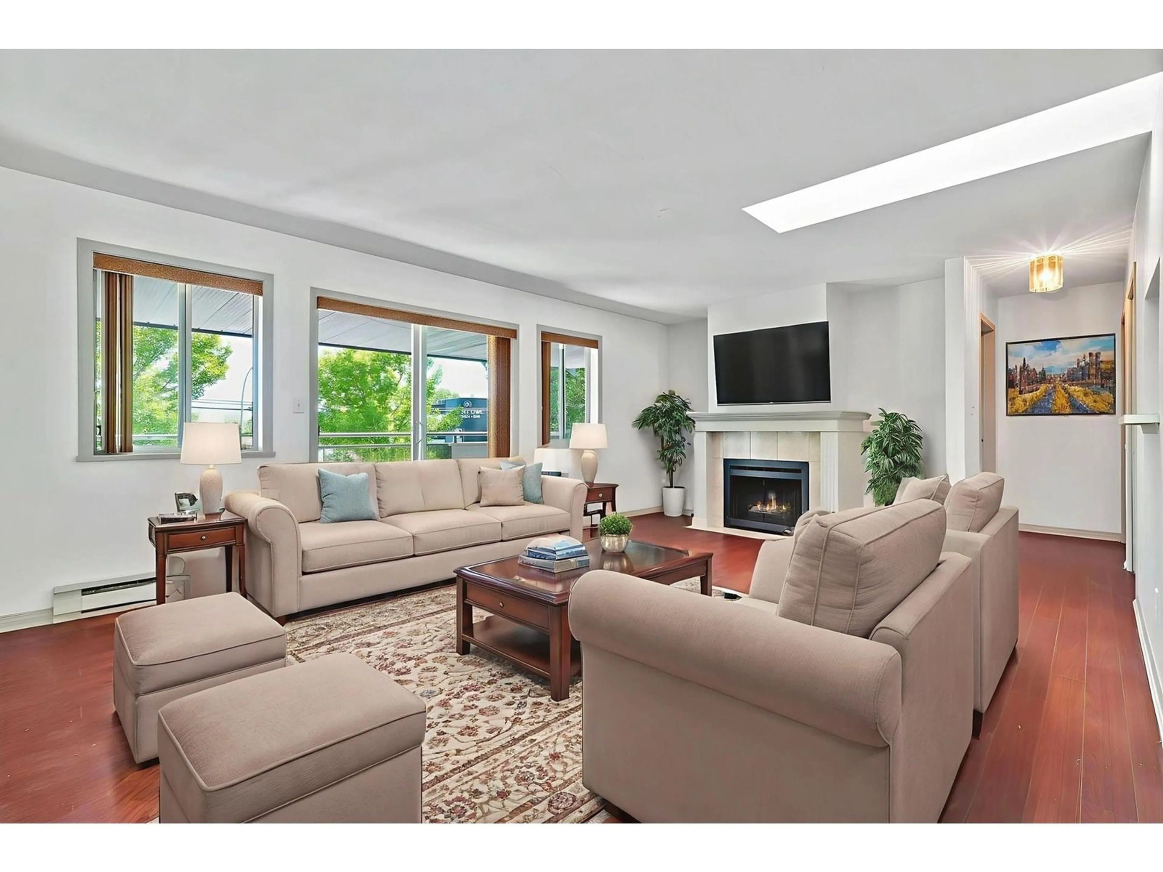 Living room with furniture, unknown for 404 - 19645 64, Langley British Columbia V2Y1L2