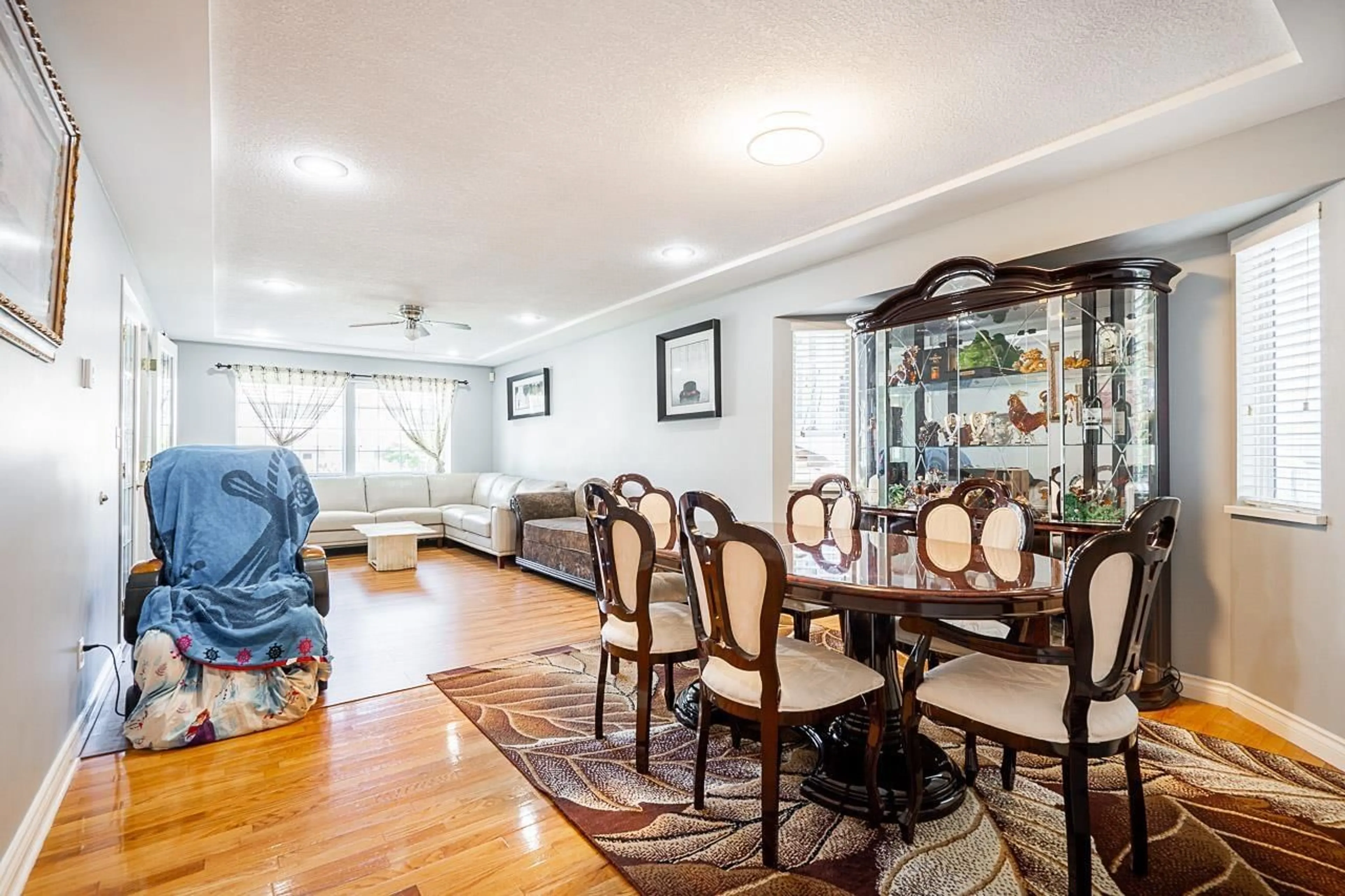 Dining room, wood/laminate floor for 2989 CREEKSIDE, Abbotsford British Columbia V2T5K3