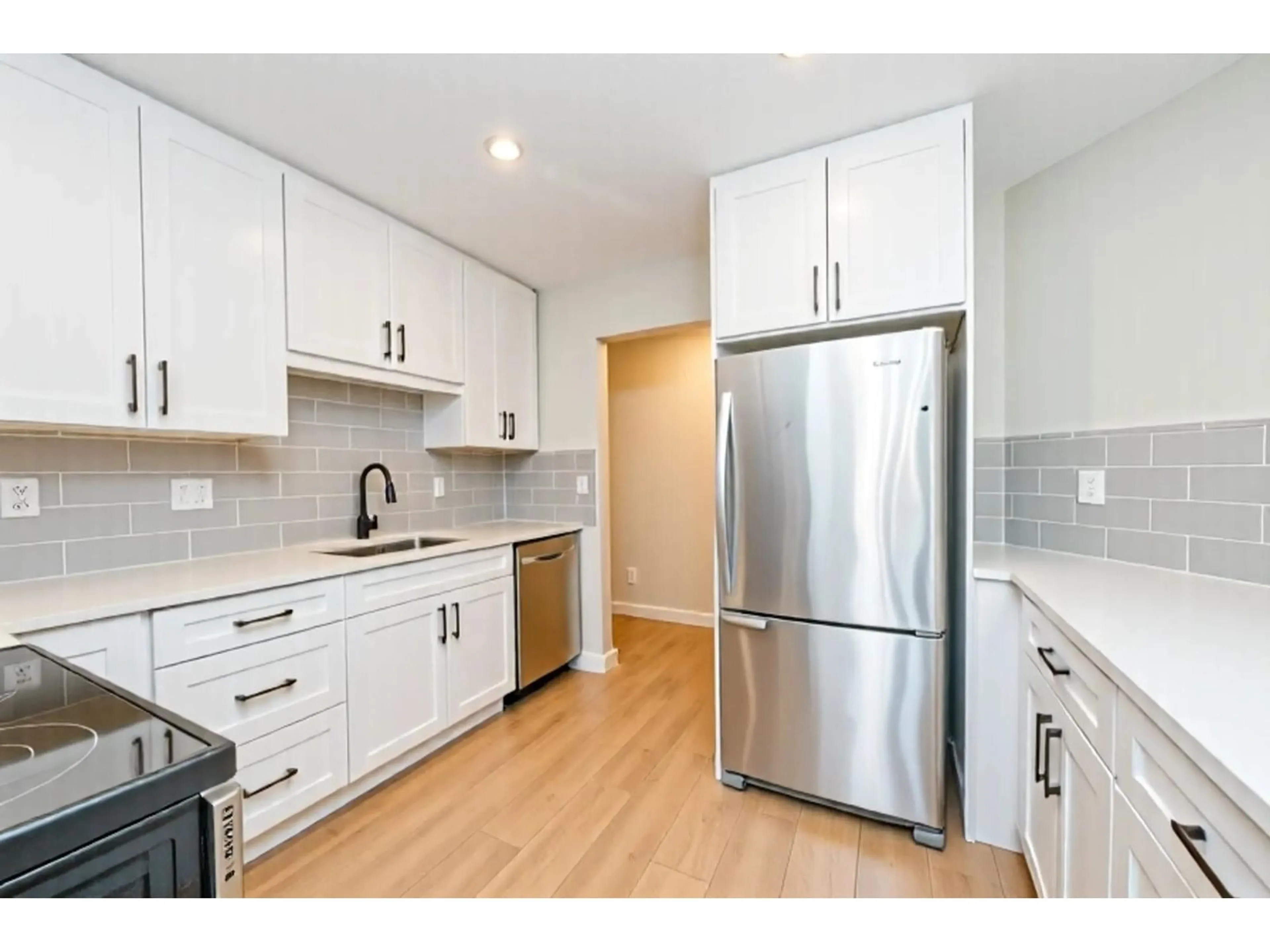 Unknown for 304 - 33401 MAYFAIR, Abbotsford British Columbia V2S6Z2