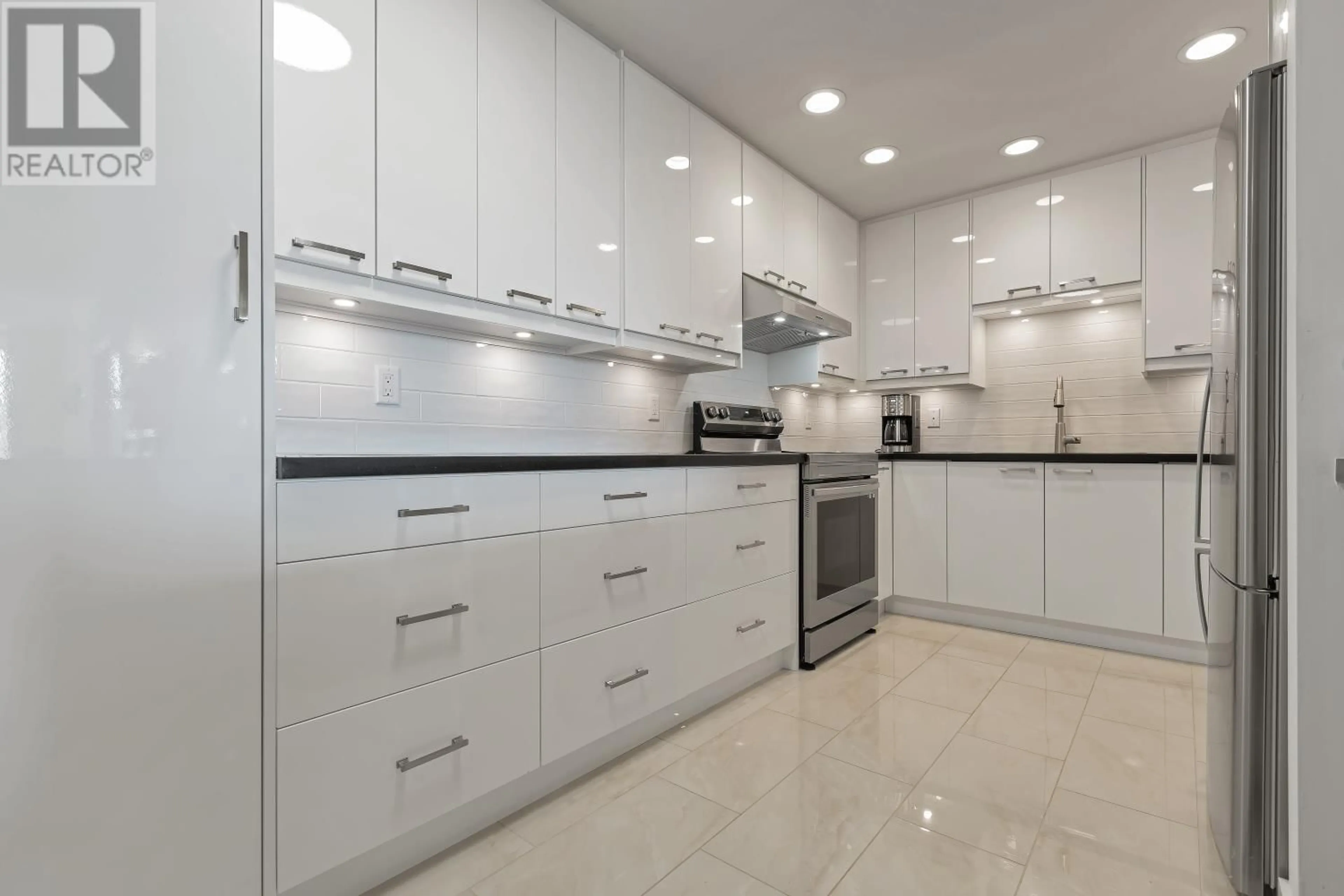 Contemporary kitchen, ceramic/tile floor for 123 - 12873 RAILWAY AVENUE, Richmond British Columbia V7E6K3